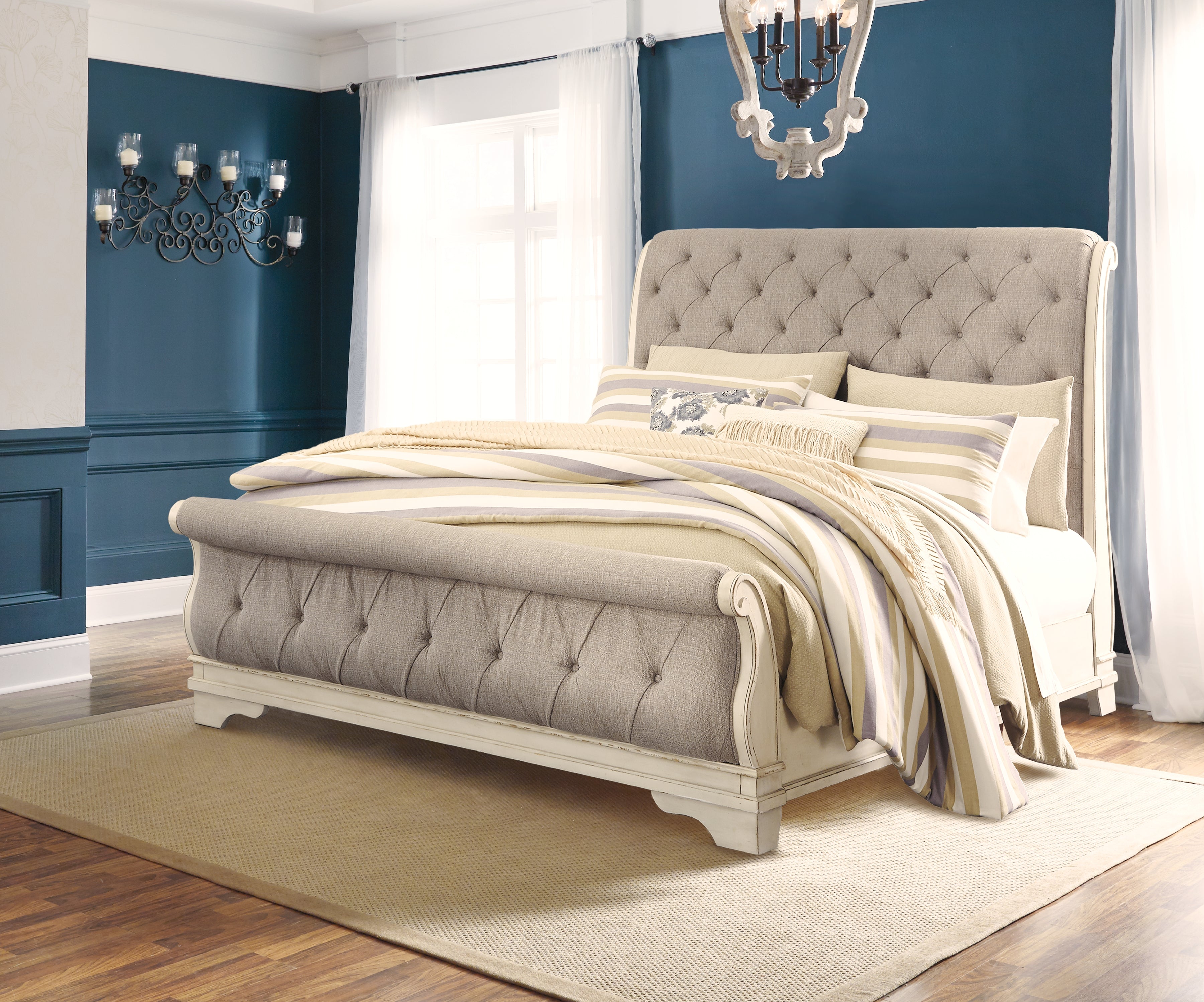 Realyn King Sleigh Bedroom Set, Two-Tone