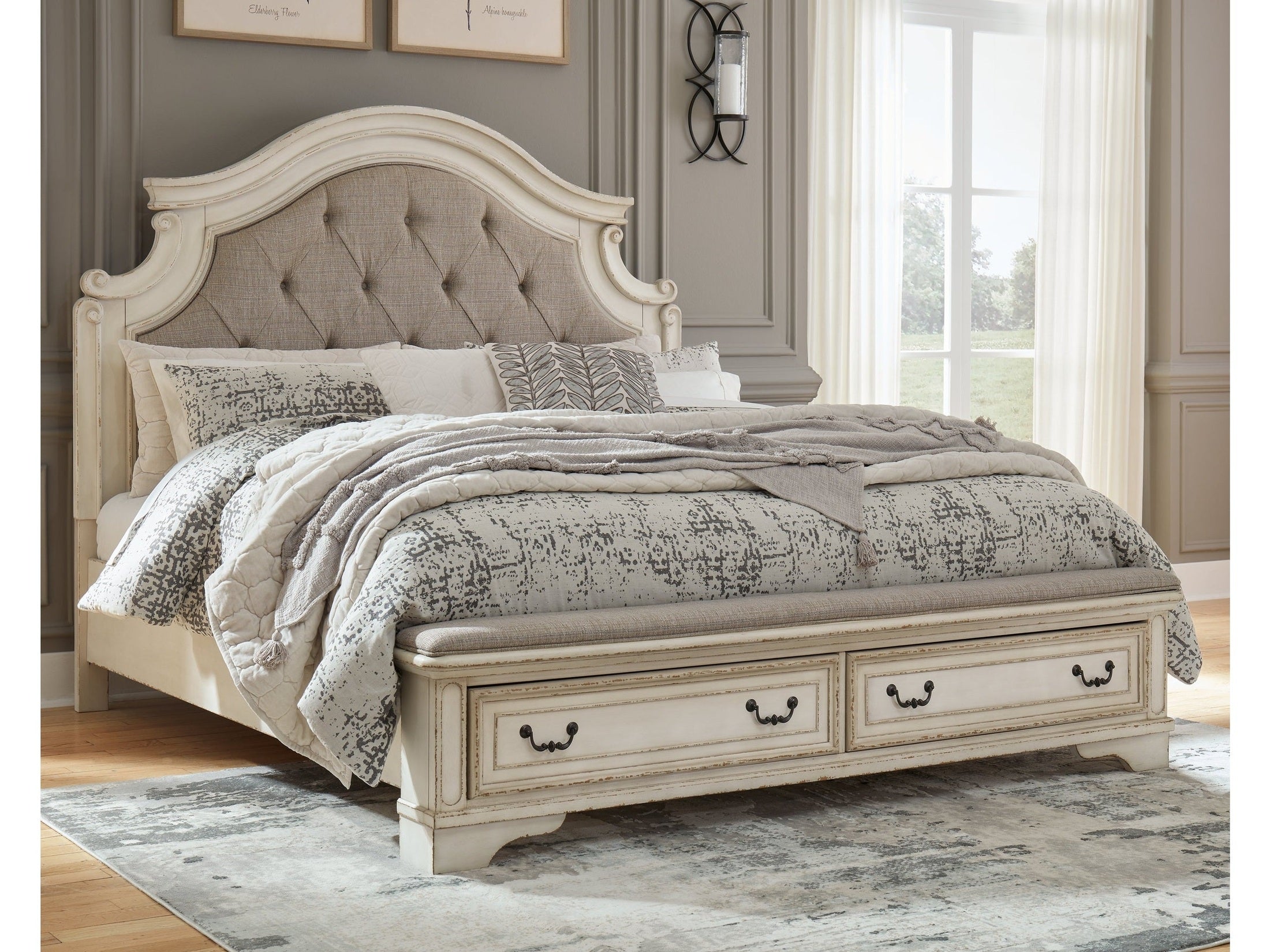 Realyn Two-tone King Upholstered Bed