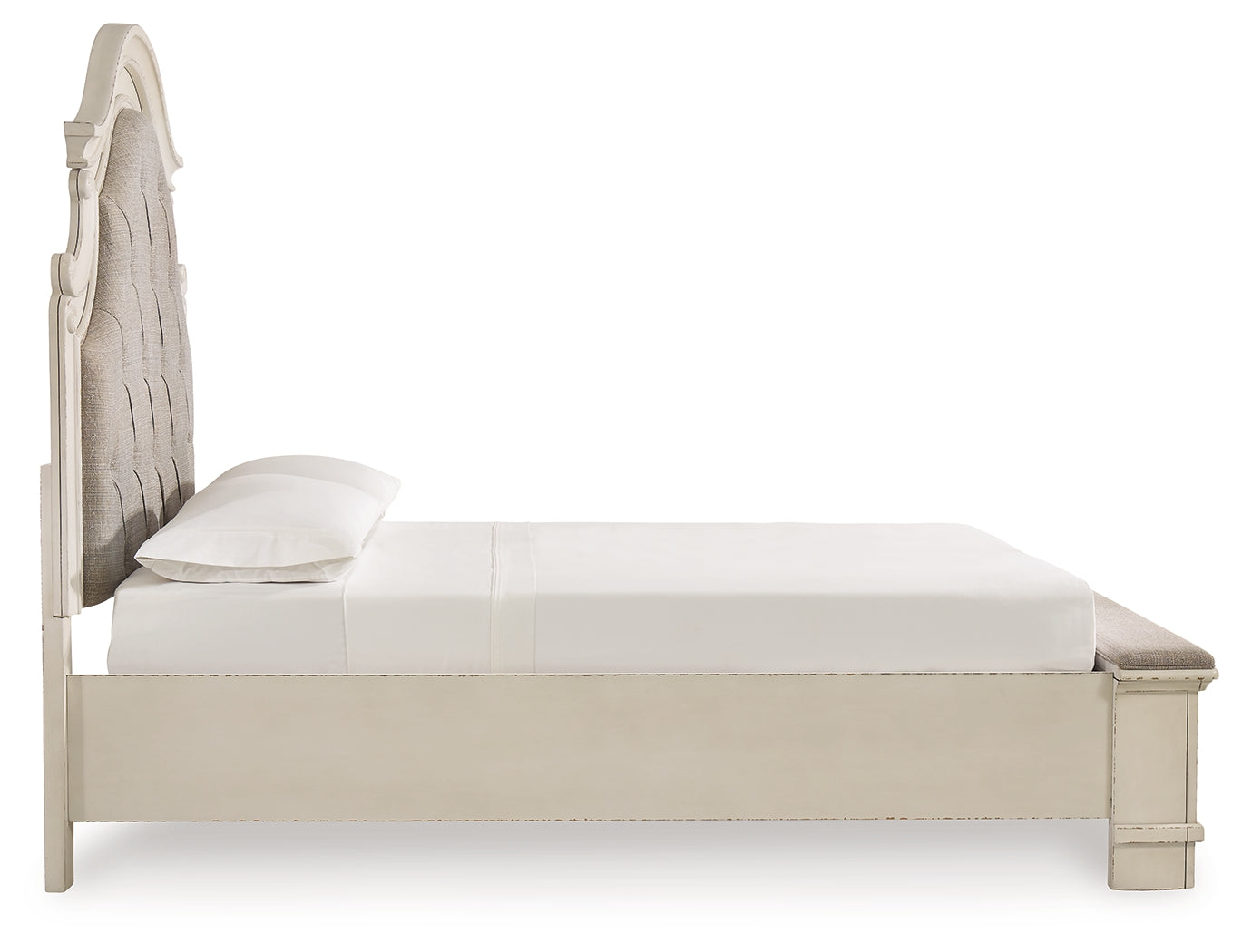 Realyn Queen Panel Bedroom Set, Two-Tone
