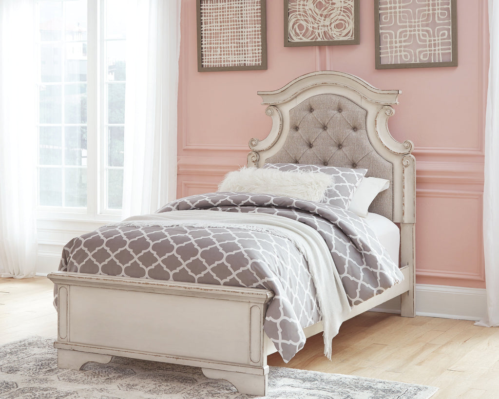 Realyn Twin Panel Bedroom Set, Two-Tone