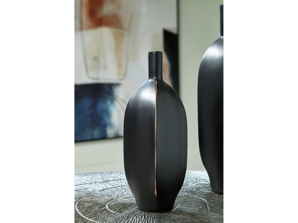 Rhaveney Black Vase (9.45" H) (Set of 3)