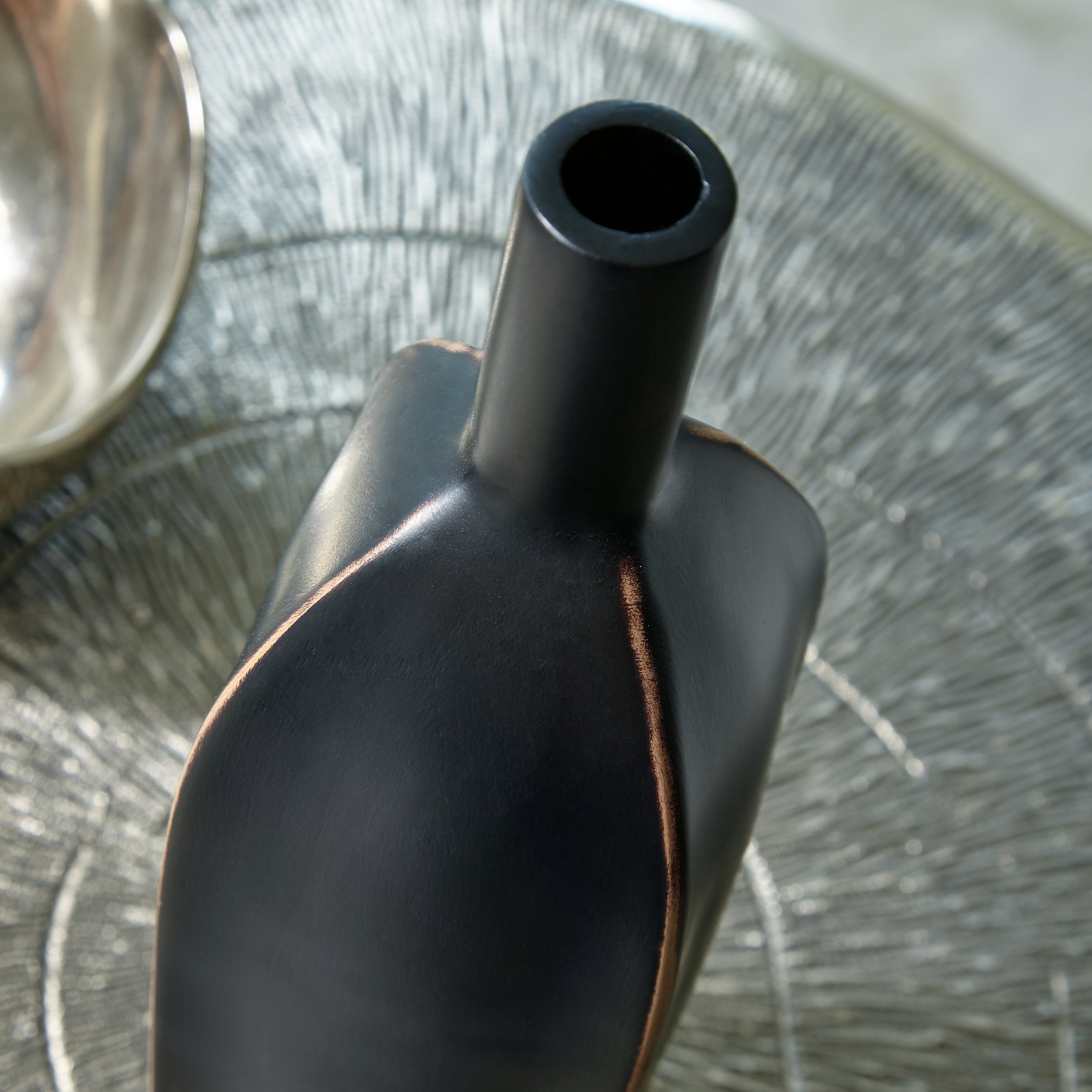 Rhaveney Black Vase