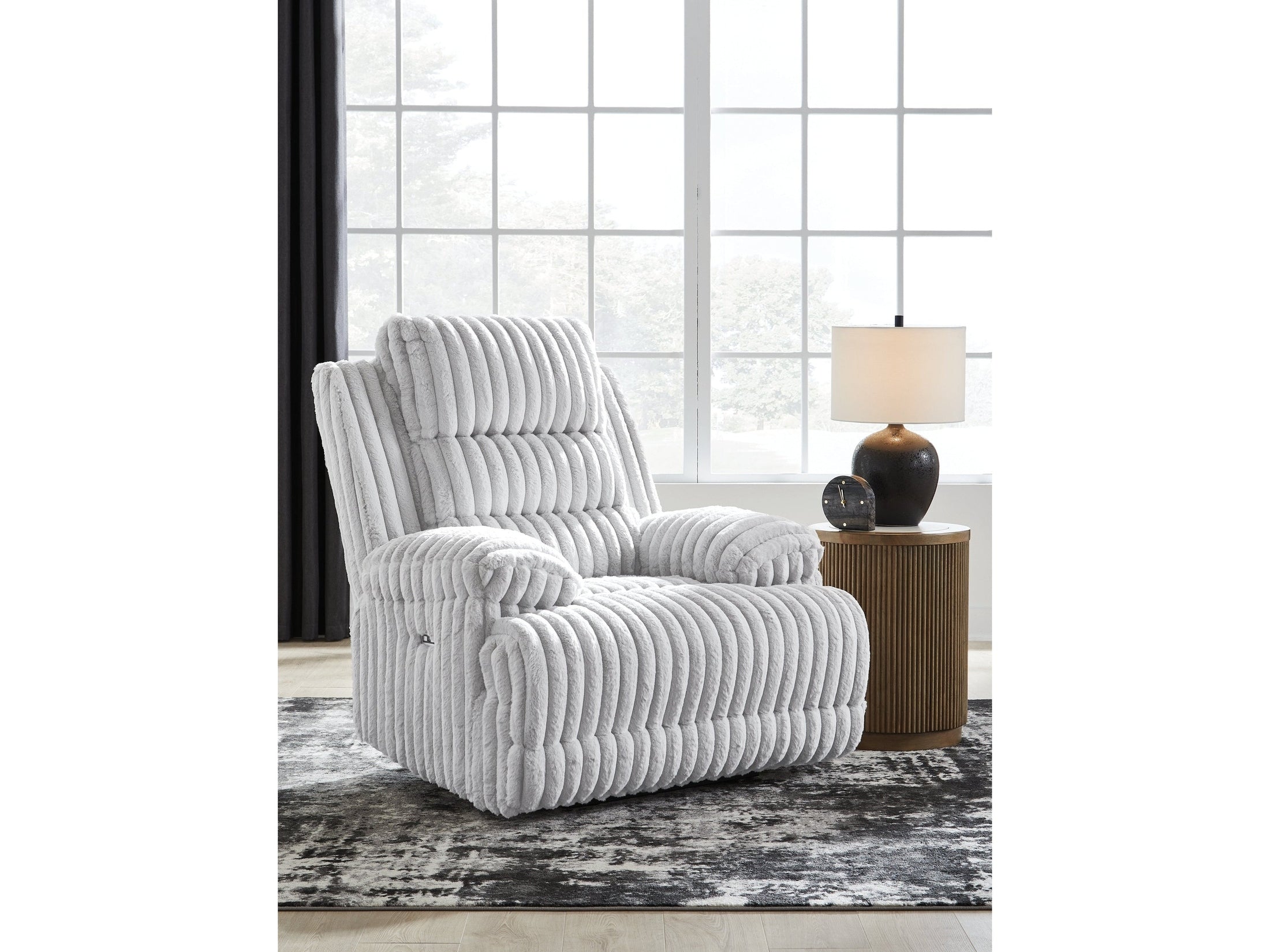 Rhines Falls Alloy Zero Wall Recliner