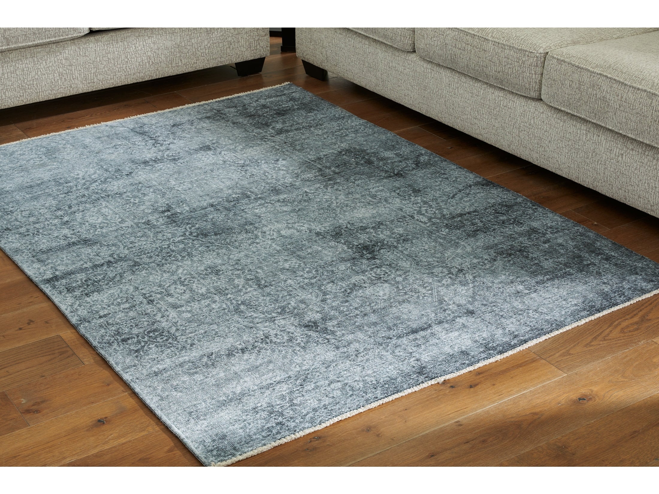 Rhysill Teal 5' x 7' Rug