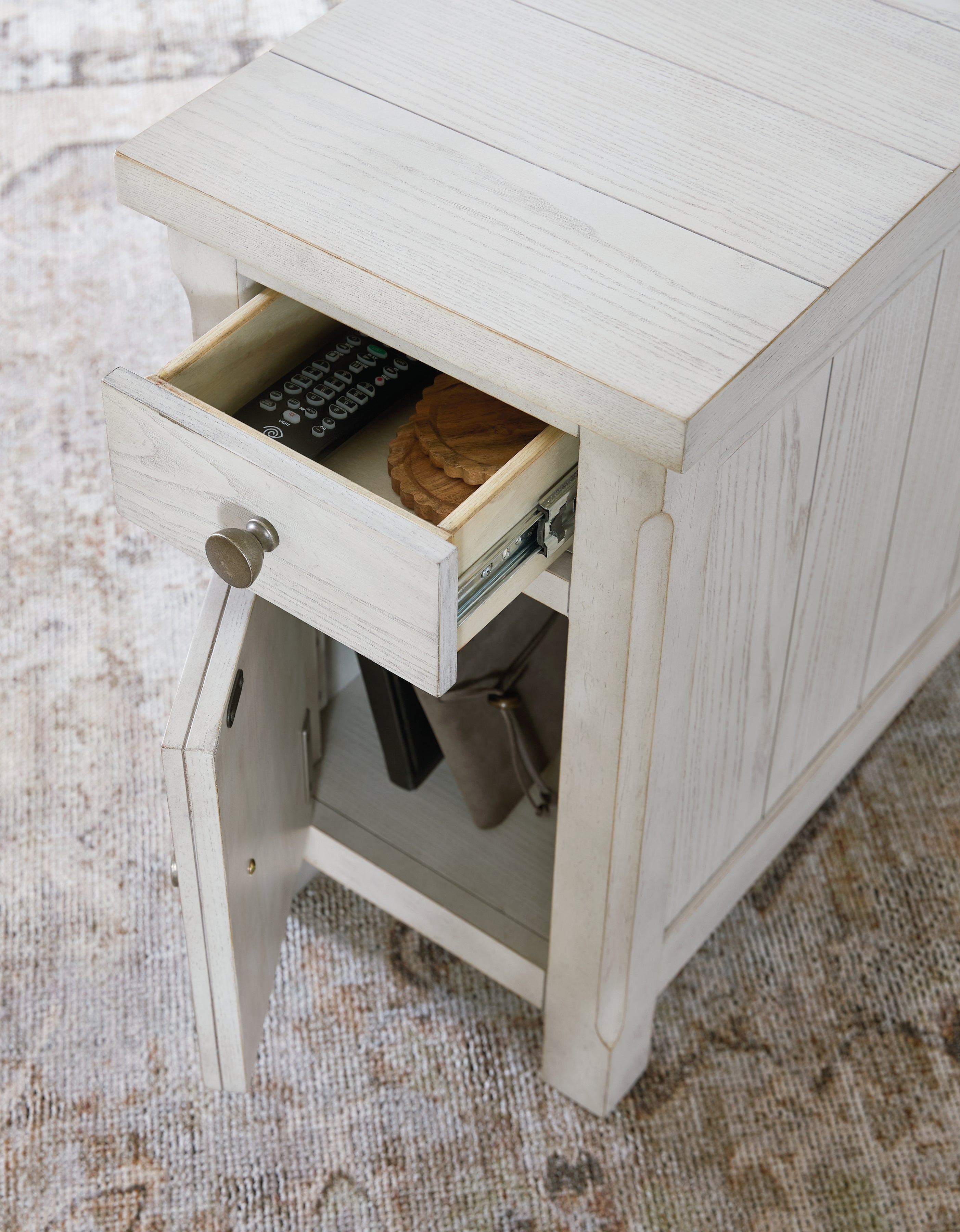 Robbinsdale Antique White Chairside End Table