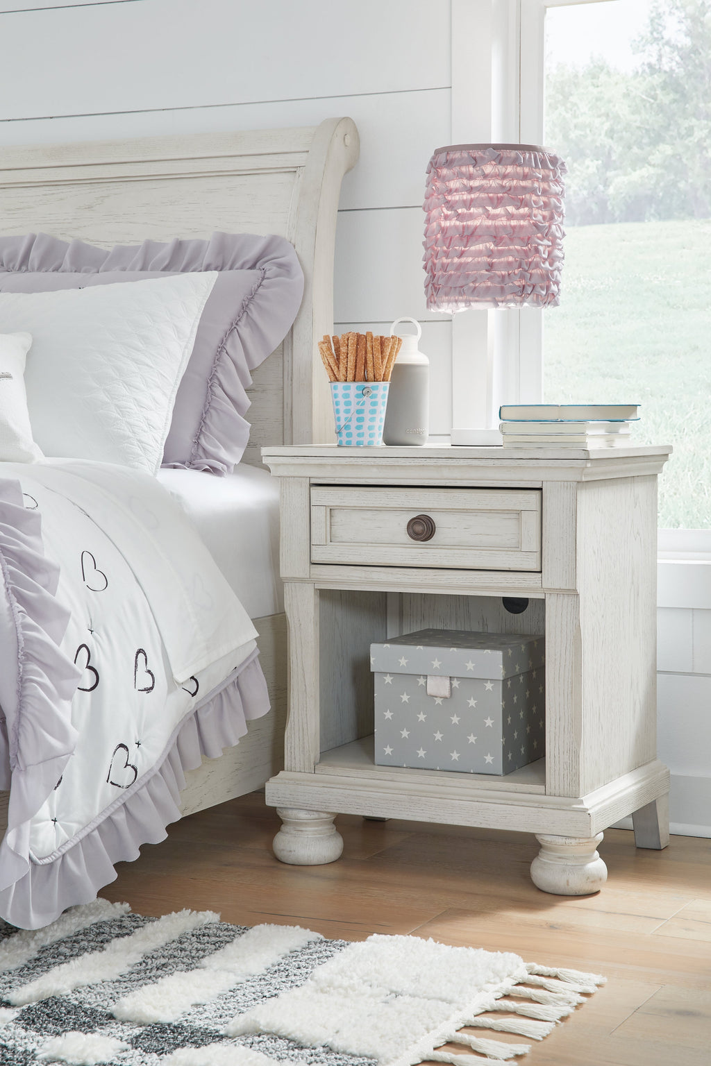 Robbinsdale Twin Storage Bedroom Set, Antique White
