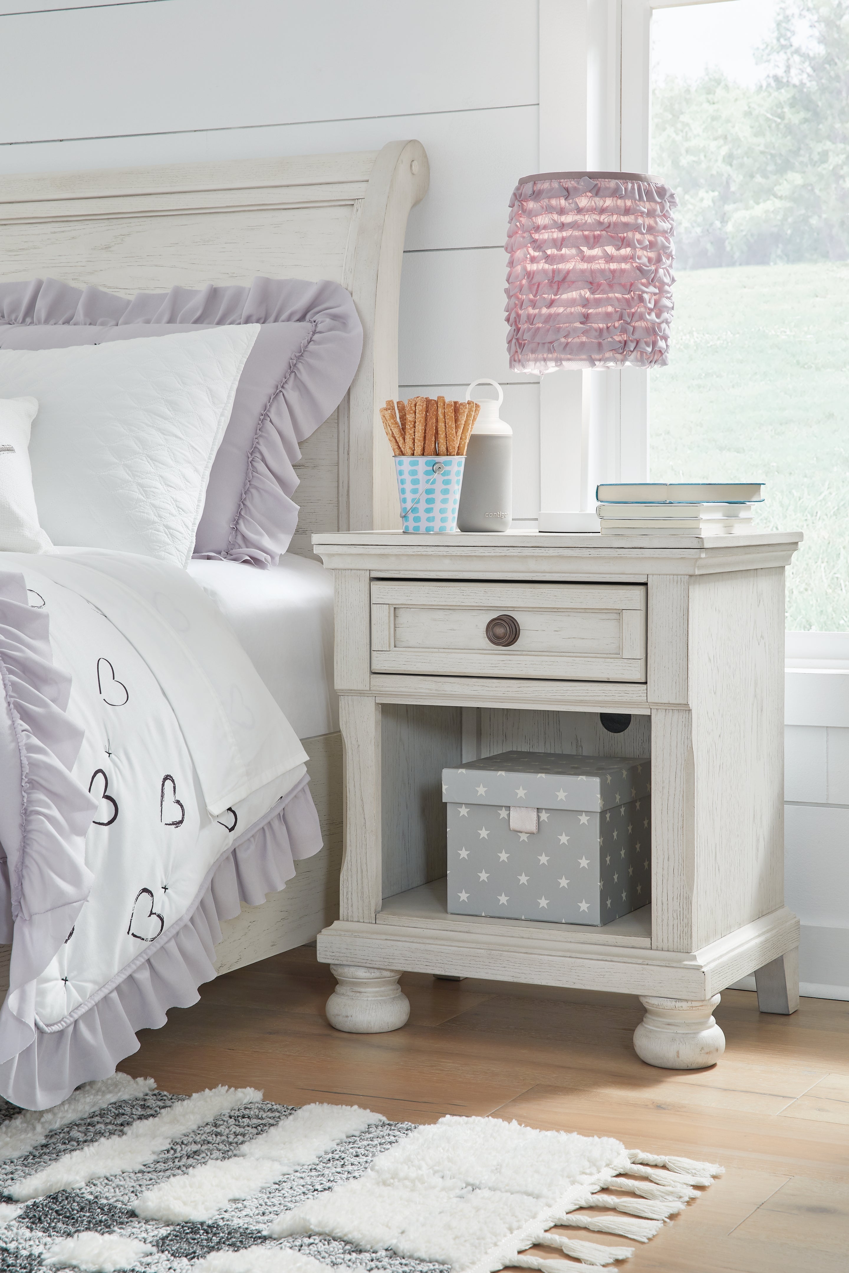 Robbinsdale Twin Storage Bedroom Set, Antique White