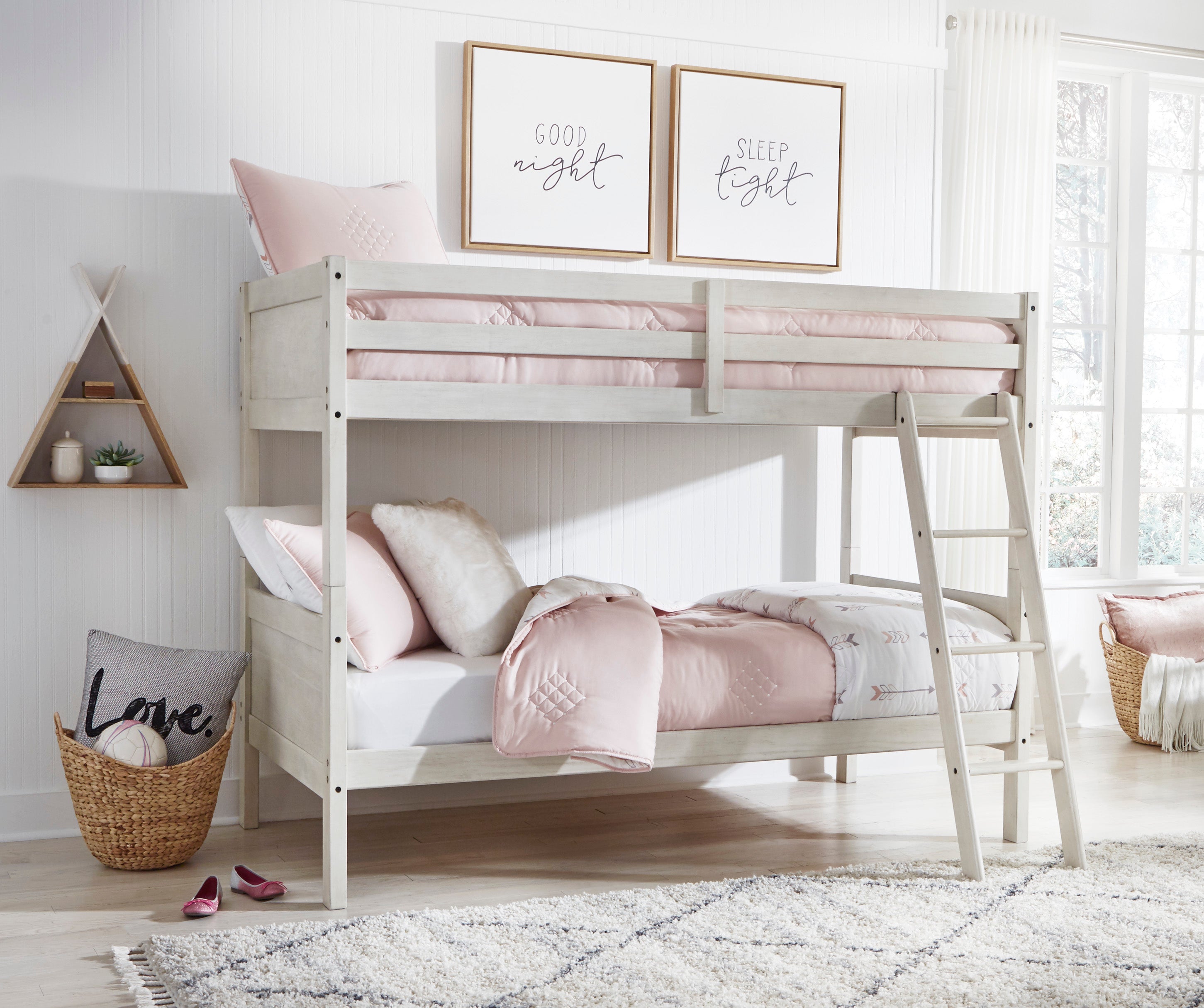 Robbinsdale Antique White Twin/Twin Bunk Bed w/ Ladder