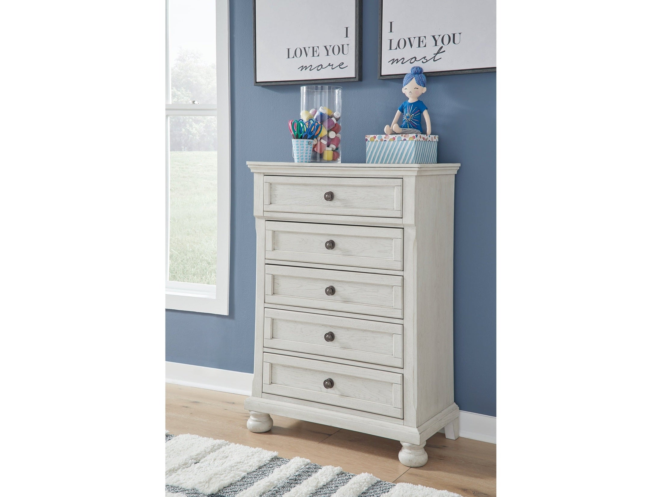 Robbinsdale Antique White Youth Bedroom Chest