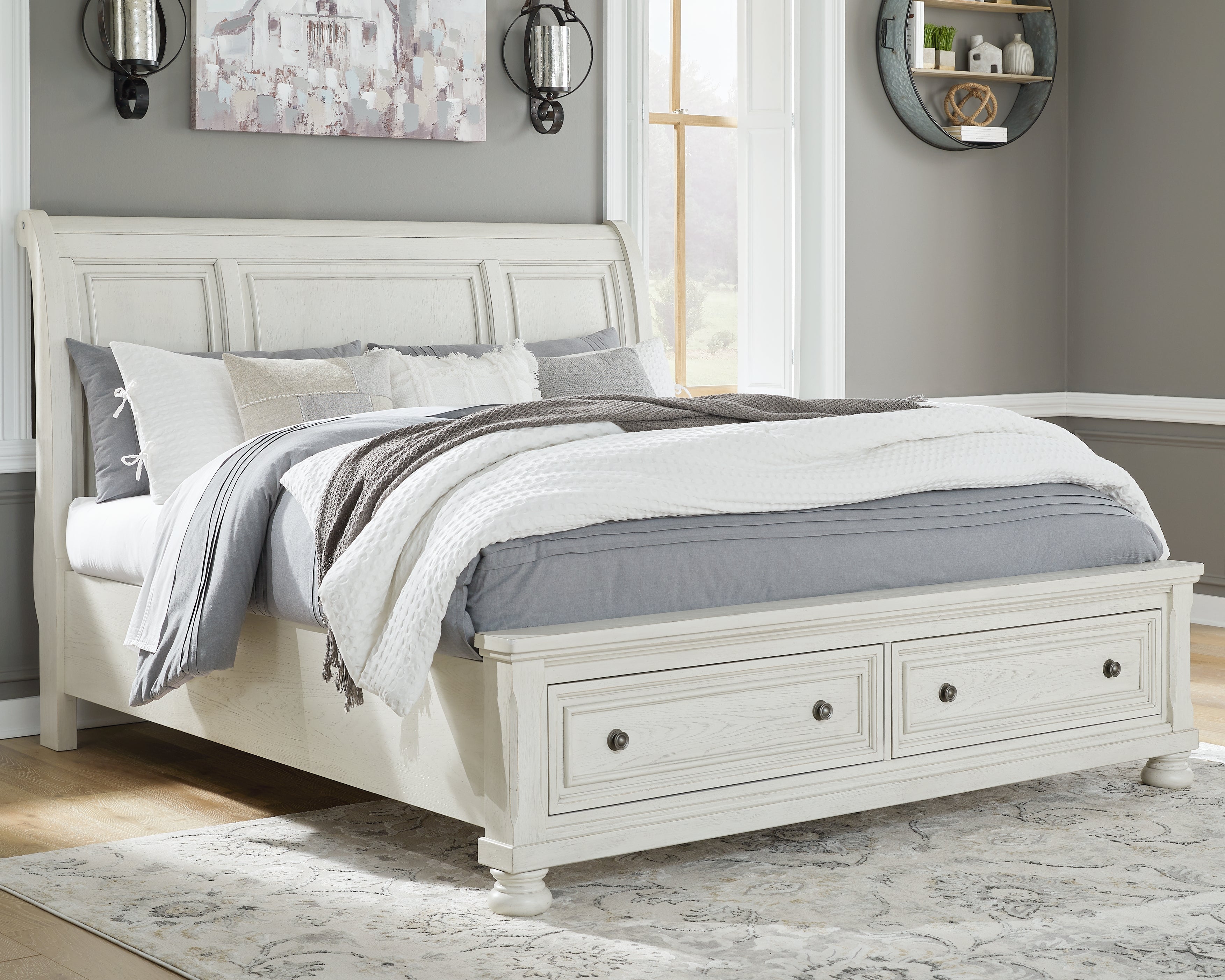 Robbinsdale Queen Sleigh Storage Bedroom Set, White