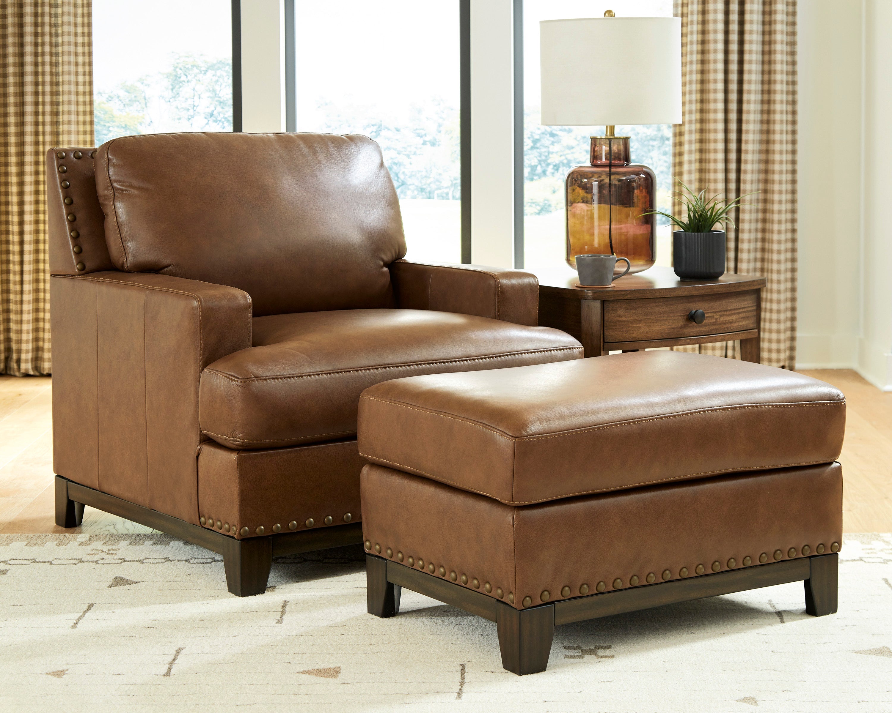 Saonara Amber Ottoman