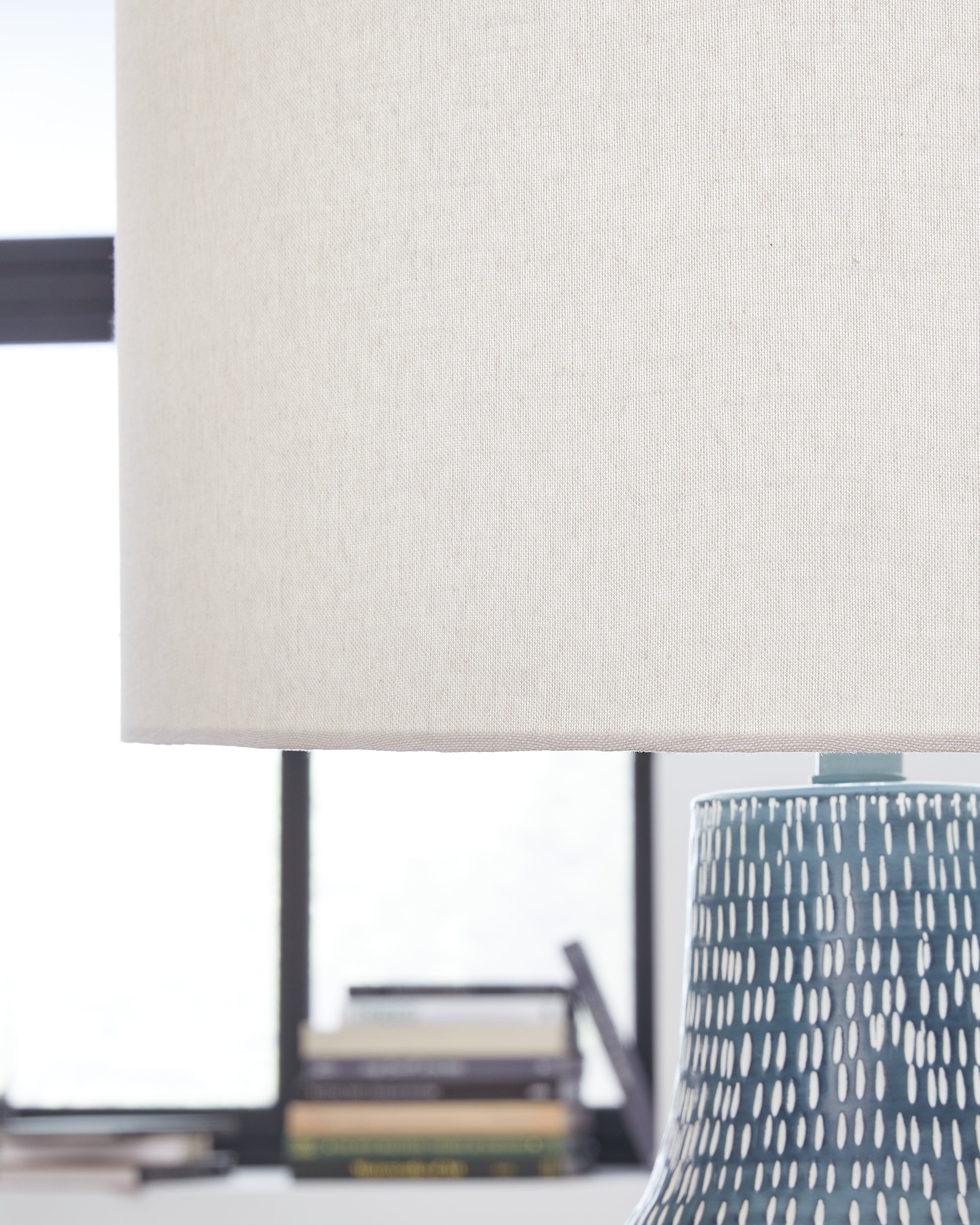 Schylarmont Antique Gray/White 2-Piece Lamp Set