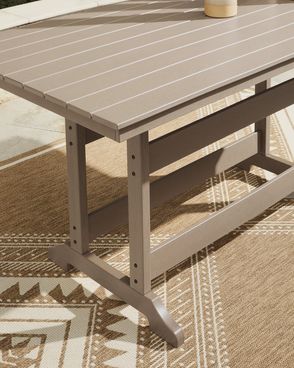 Seacliff Beach Medium Brown RECT COUNTER TABLE W/UMB OPT