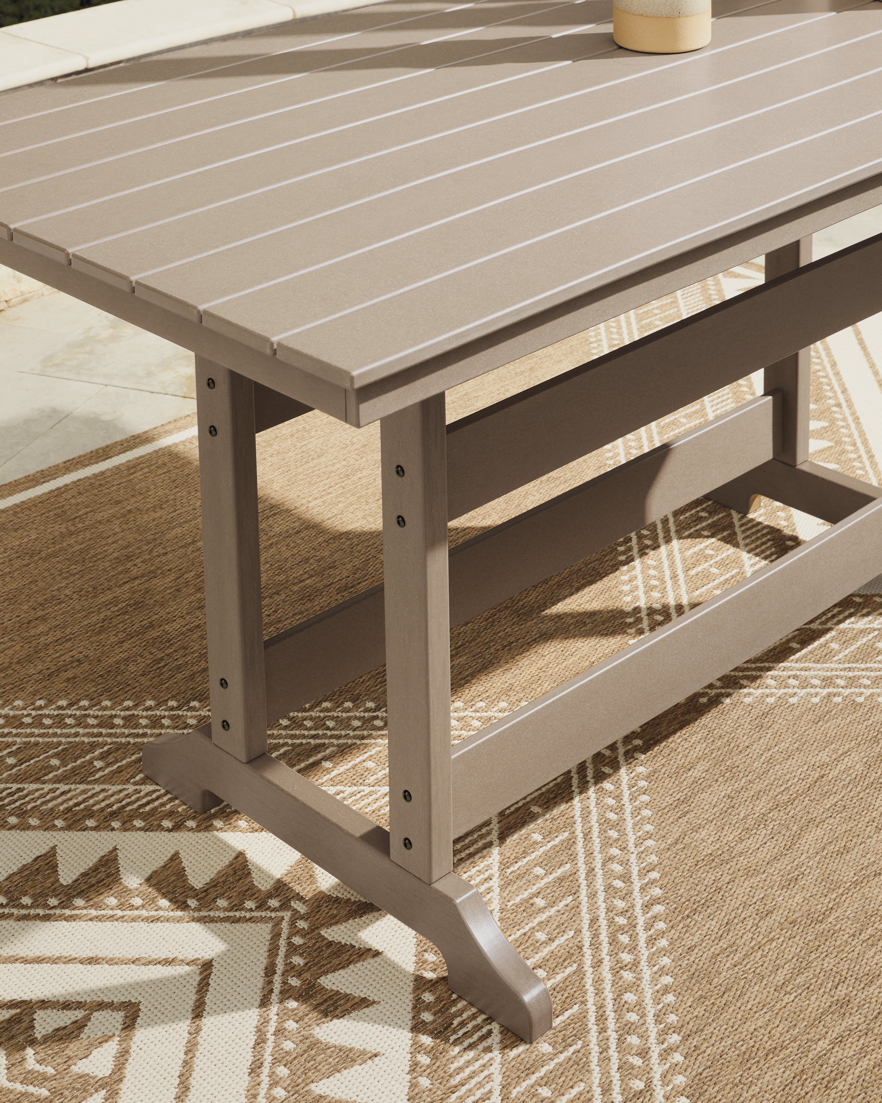 Seacliff Beach Medium Brown RECT COUNTER TABLE W/UMB OPT