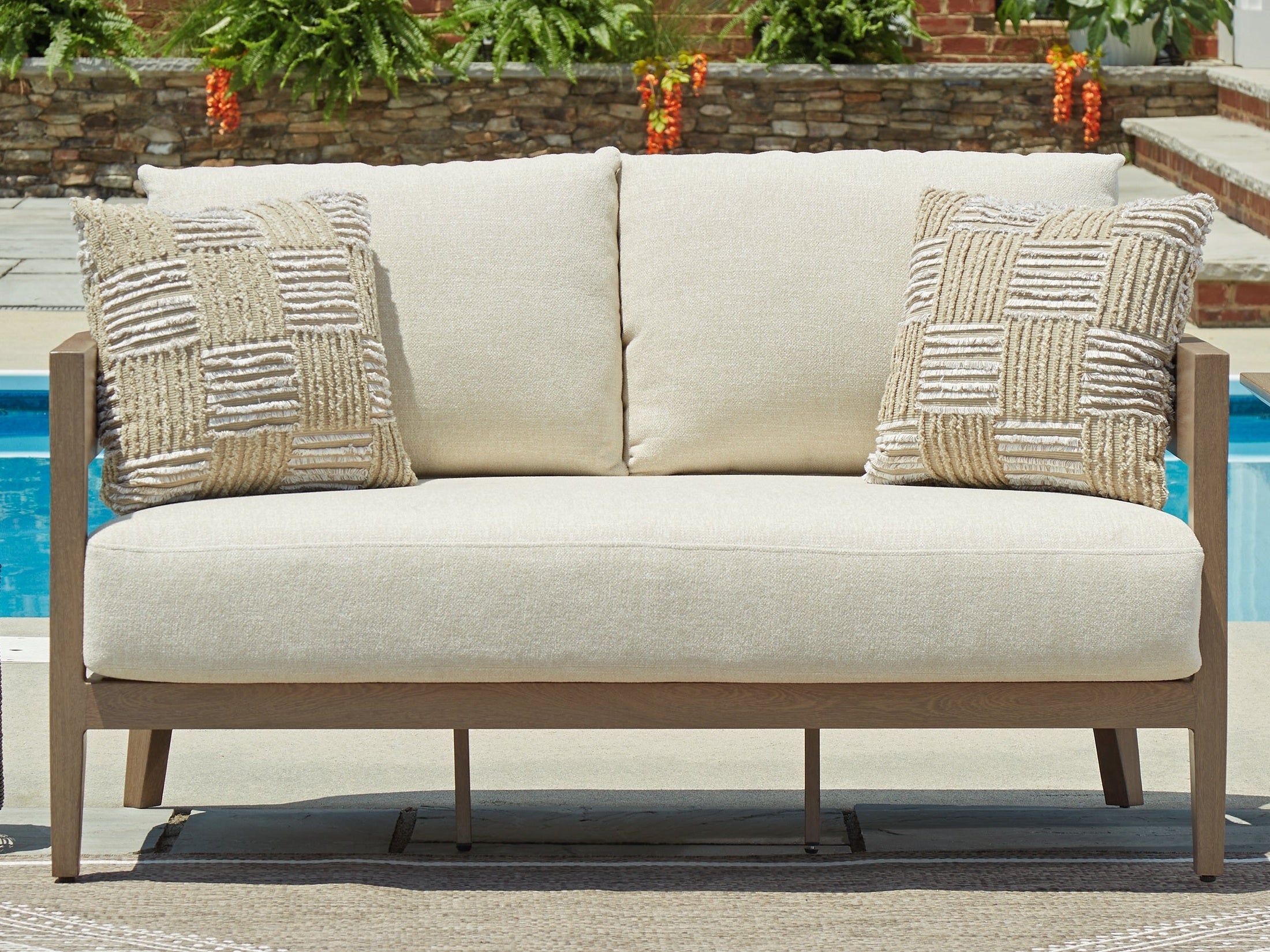 Serene Bay Dark Brown/White Loveseat w/Cushion