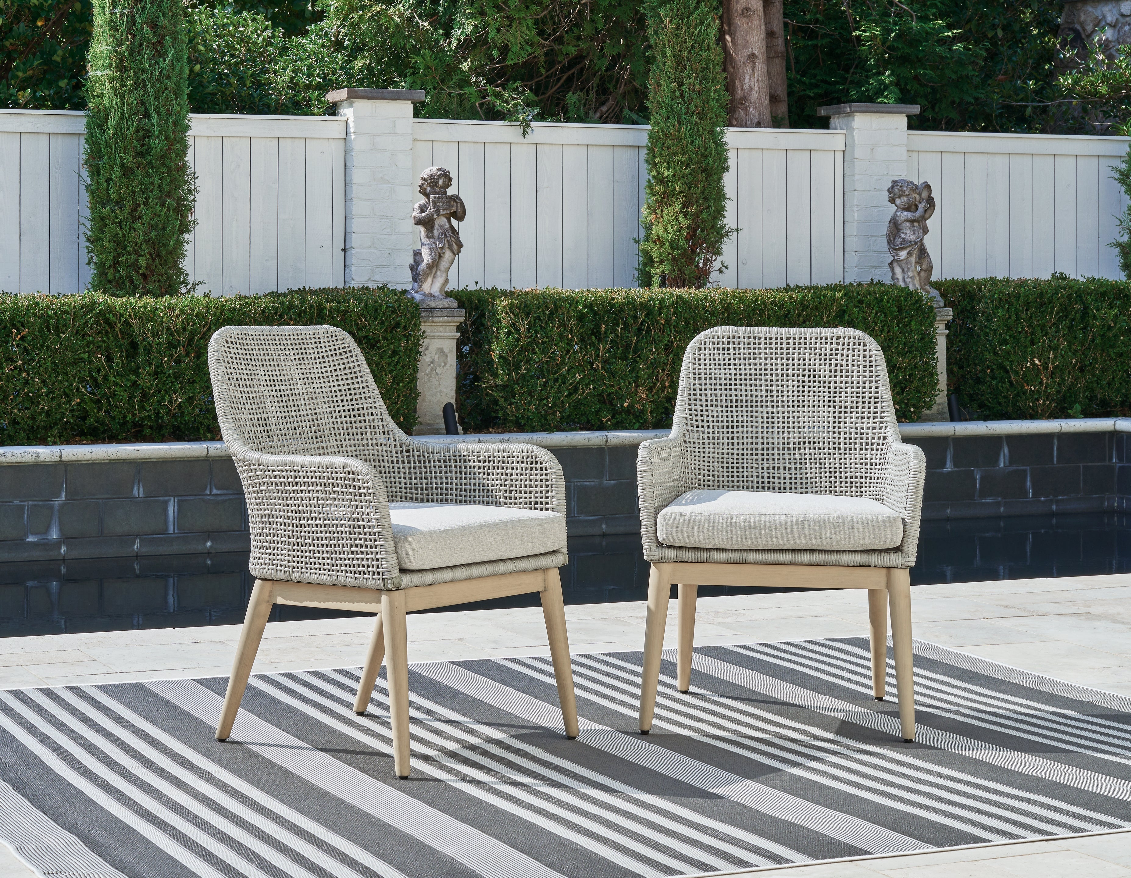 Seton Creek Gray Outdoor Oval Dining Set / 7pc