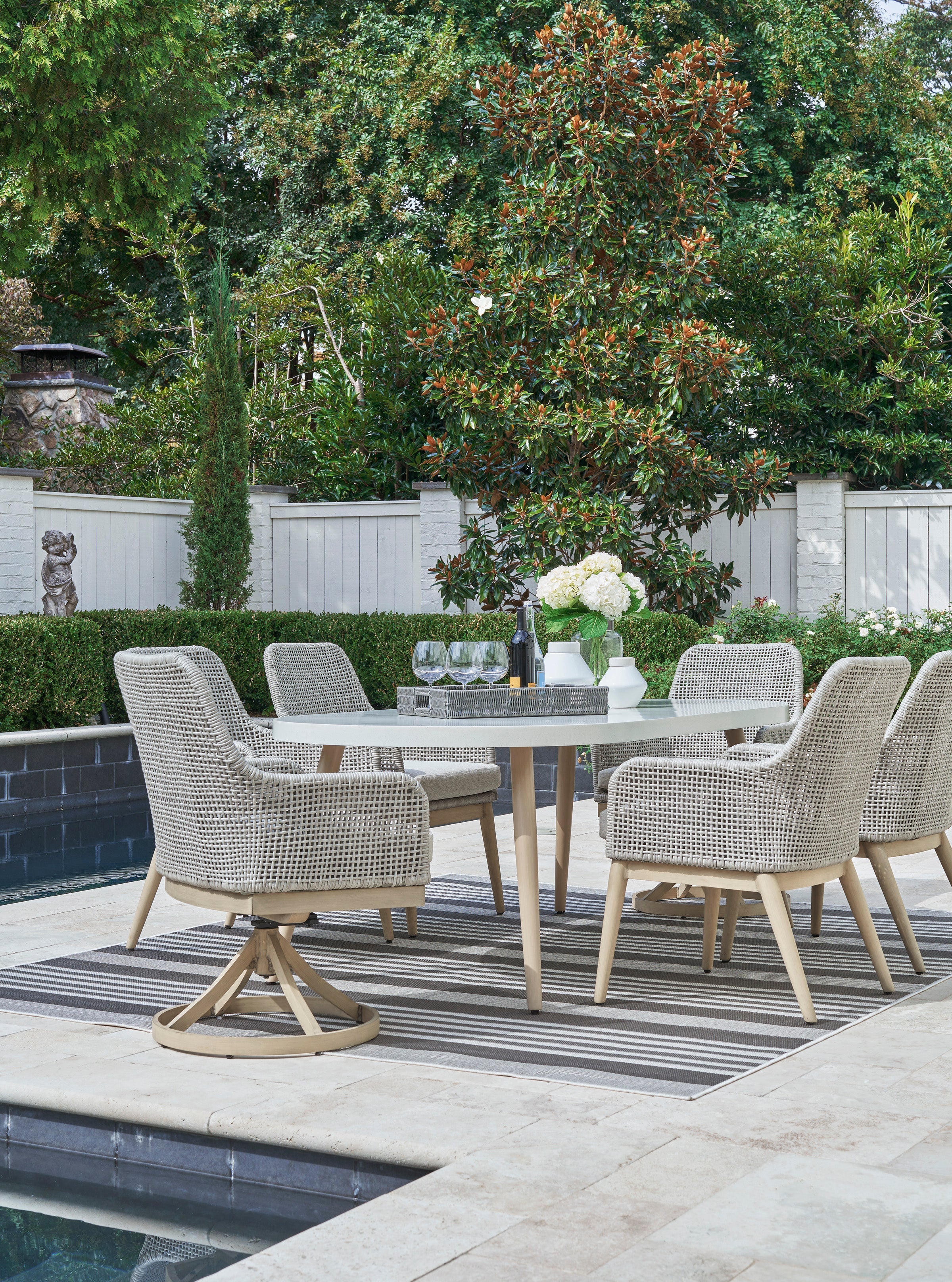 Seton Creek Gray Outdoor Oval Dining Set / 7pc