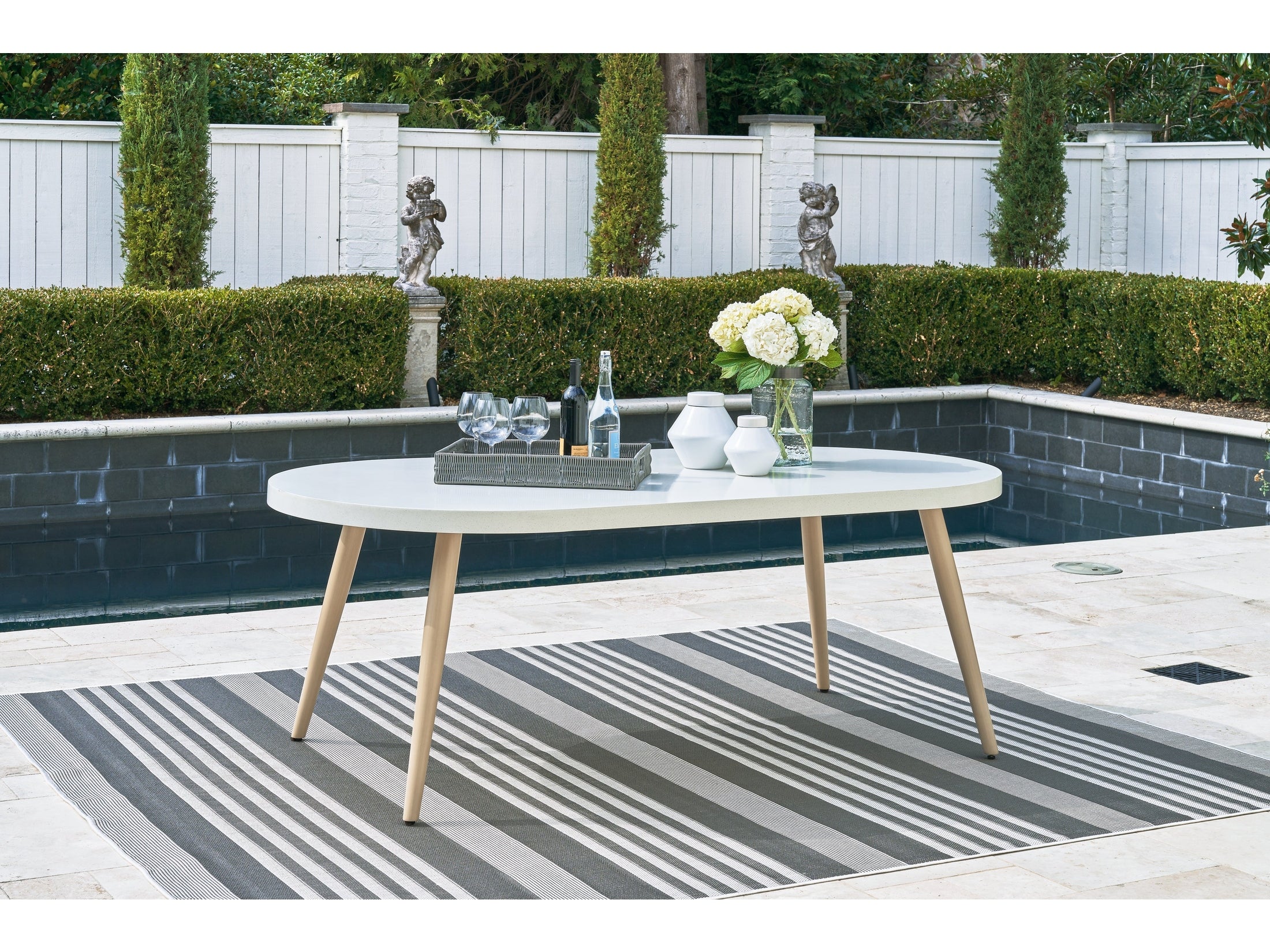 Seton Creek Gray Outdoor Oval Dining Set / 7pc