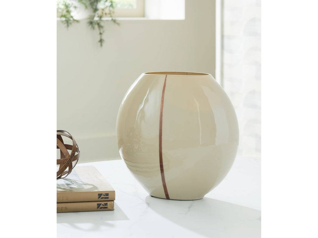 Sheabourne Cream Vase 9"