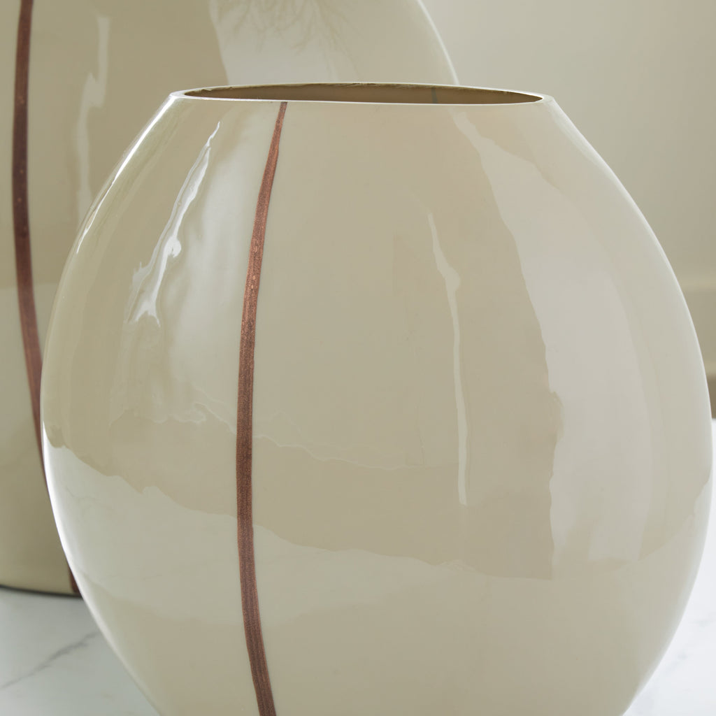 Sheabourne Cream Vase 9"