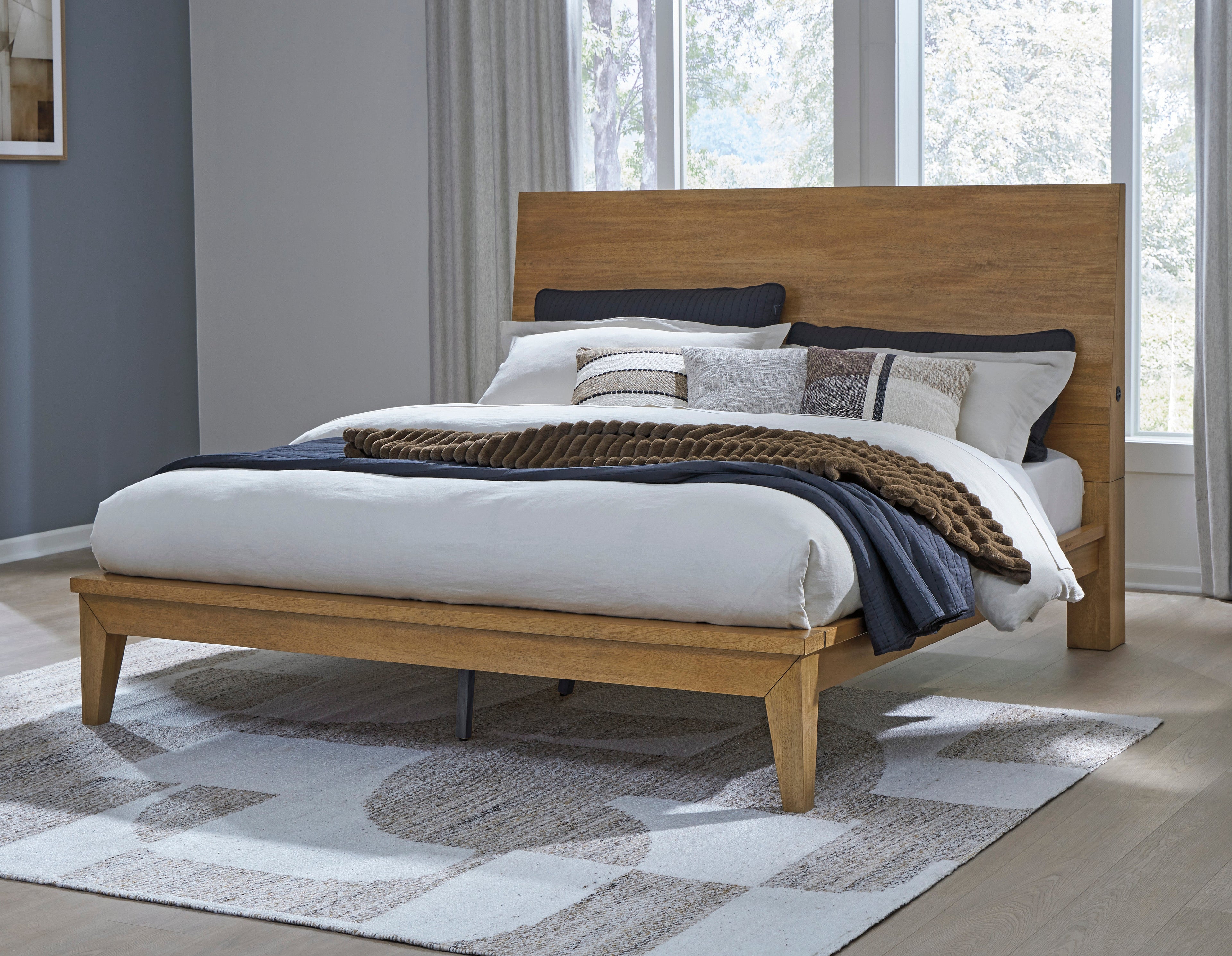Sherbana Light King Panel Bed, Brown