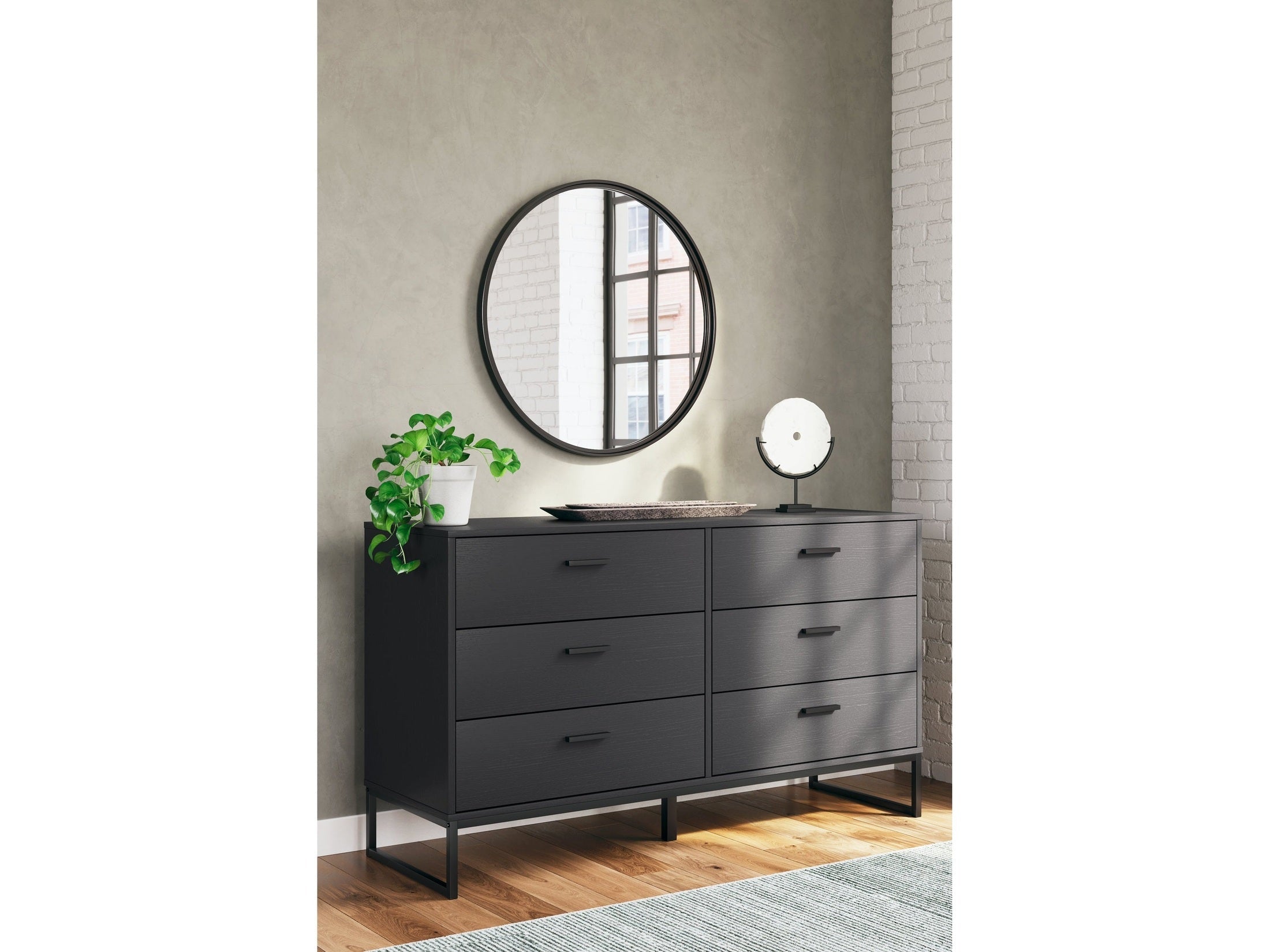 Socalle Black Dresser