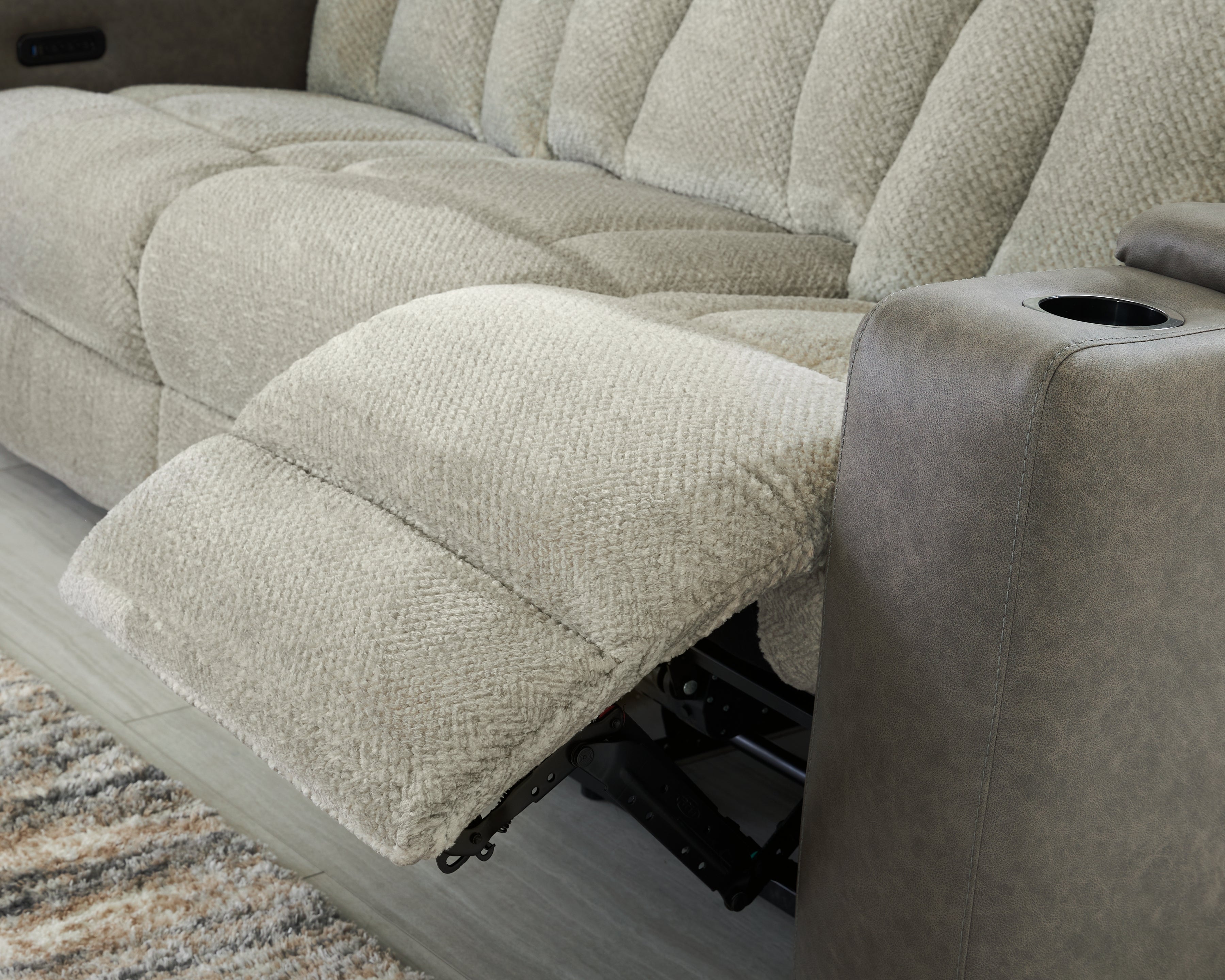 Stately Check Sisal Dual Power Reclining Sofa