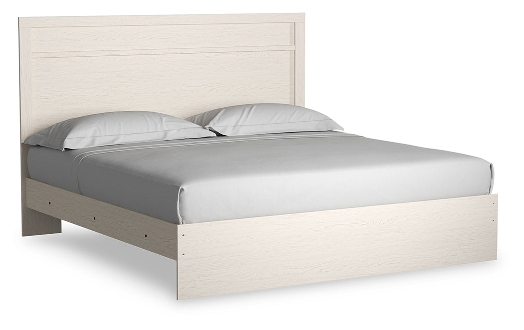 Stelsie White Stelsie King Panel Bed and Nightstand
