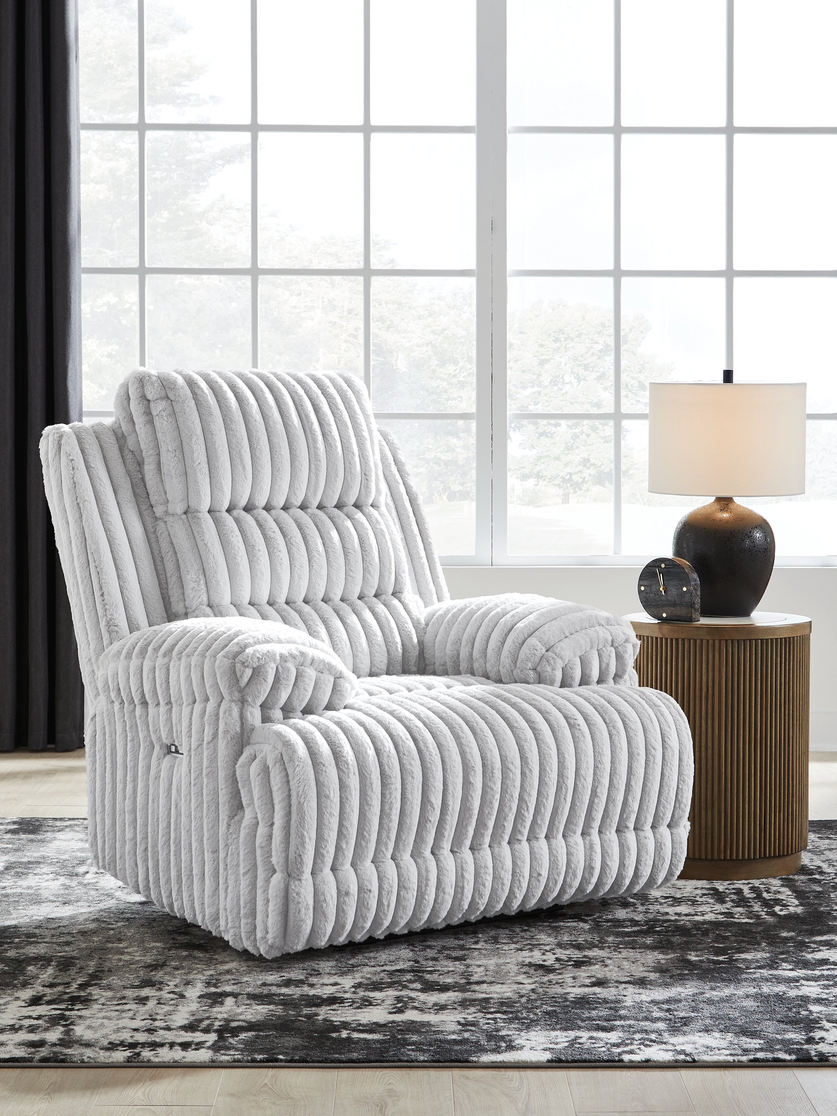 Technique Alloy Power Recliner