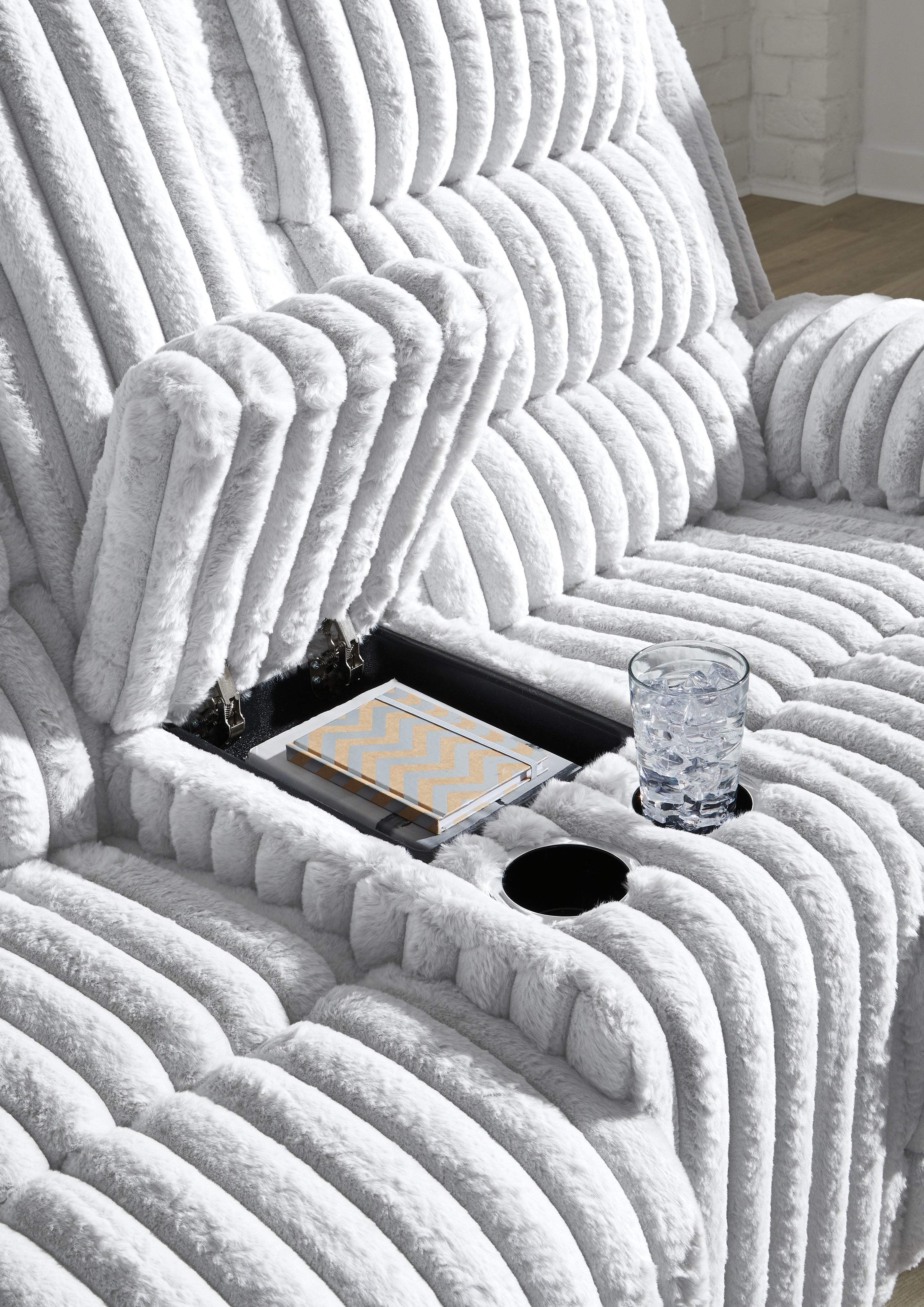 Technique Alloy Power Reclining Loveseat with Console
