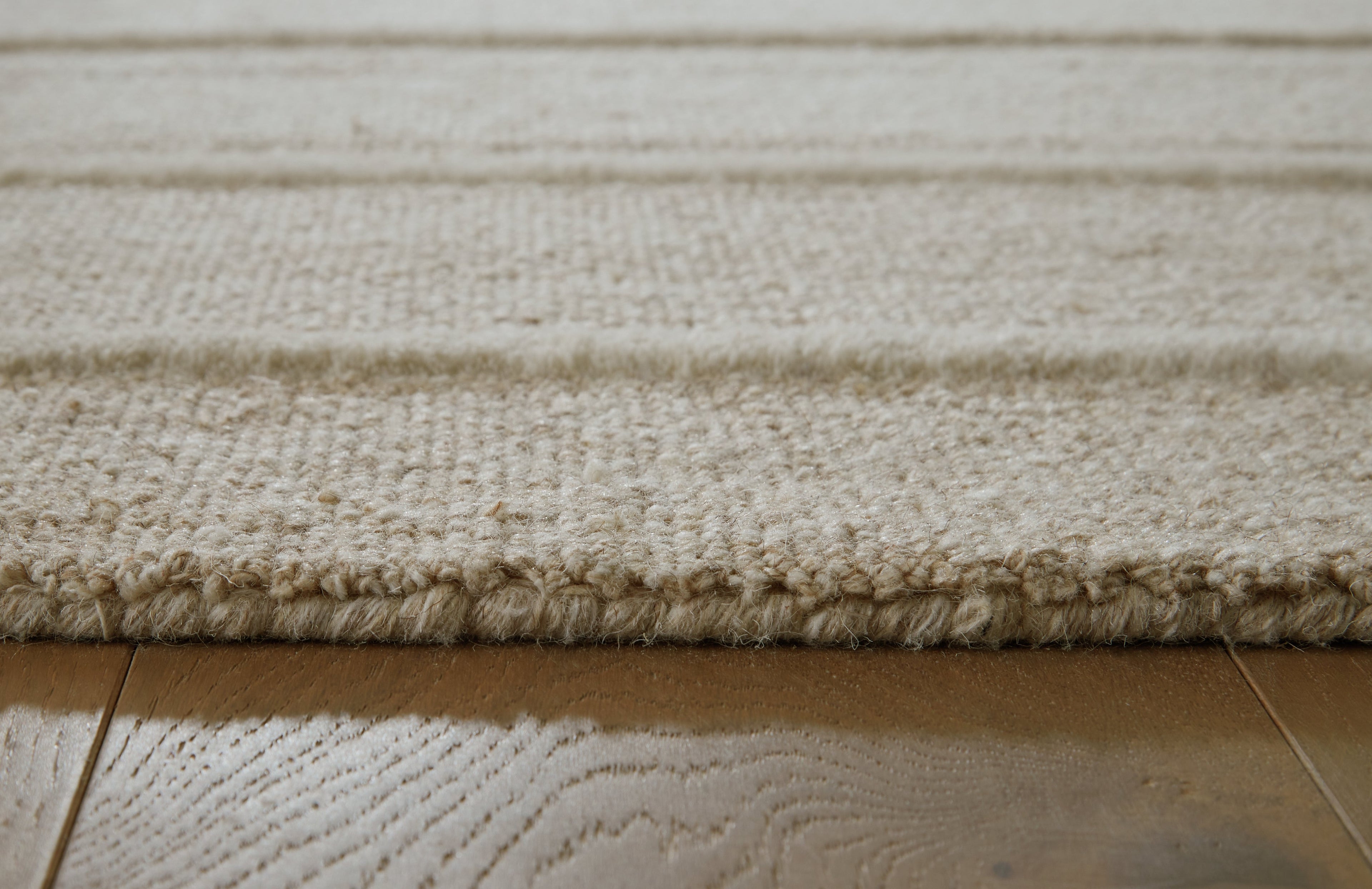 Teelgan Ivory/Tan Extra Large Rug