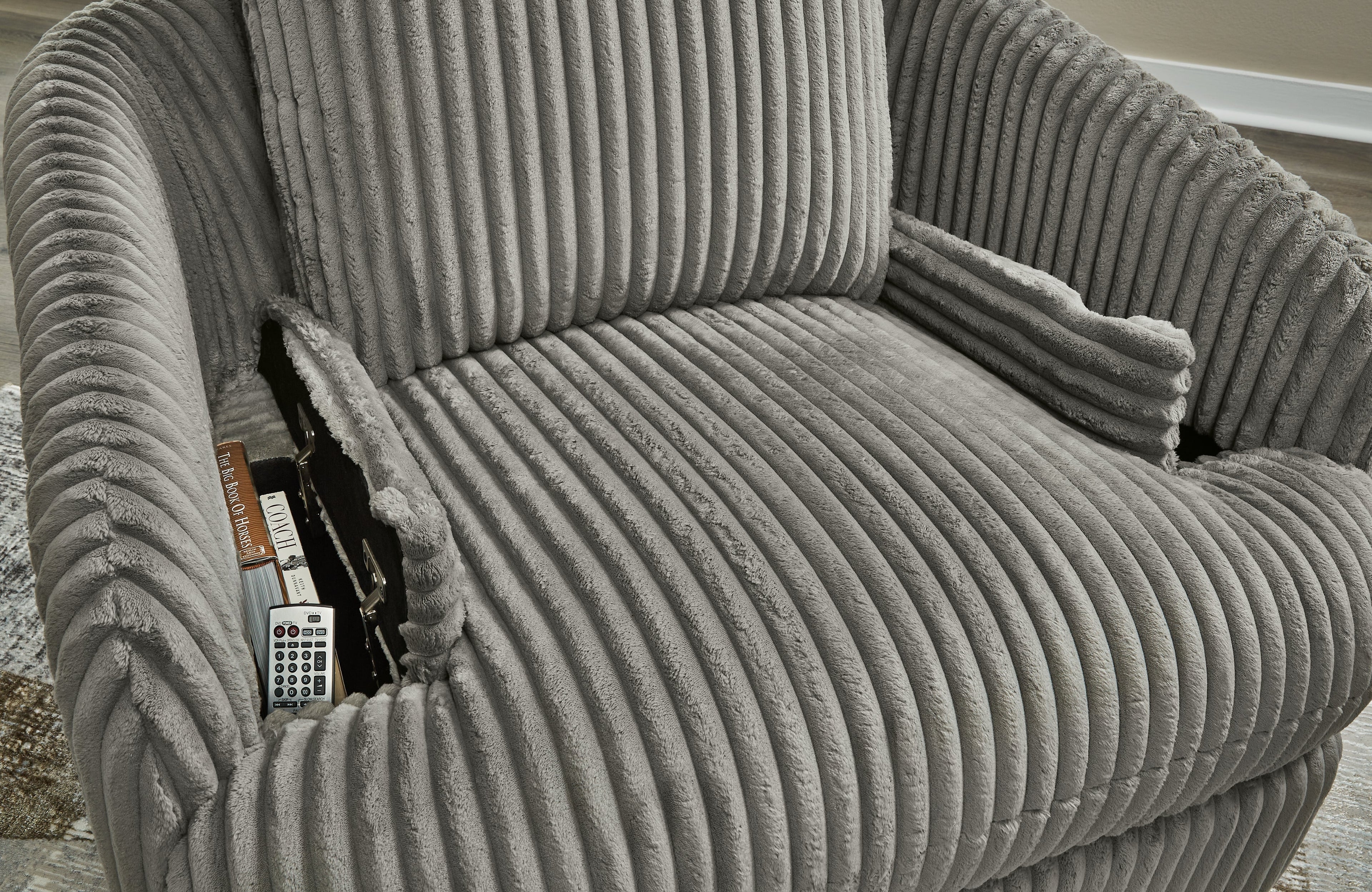 Lindyn Fog Swivel Glider Recliner