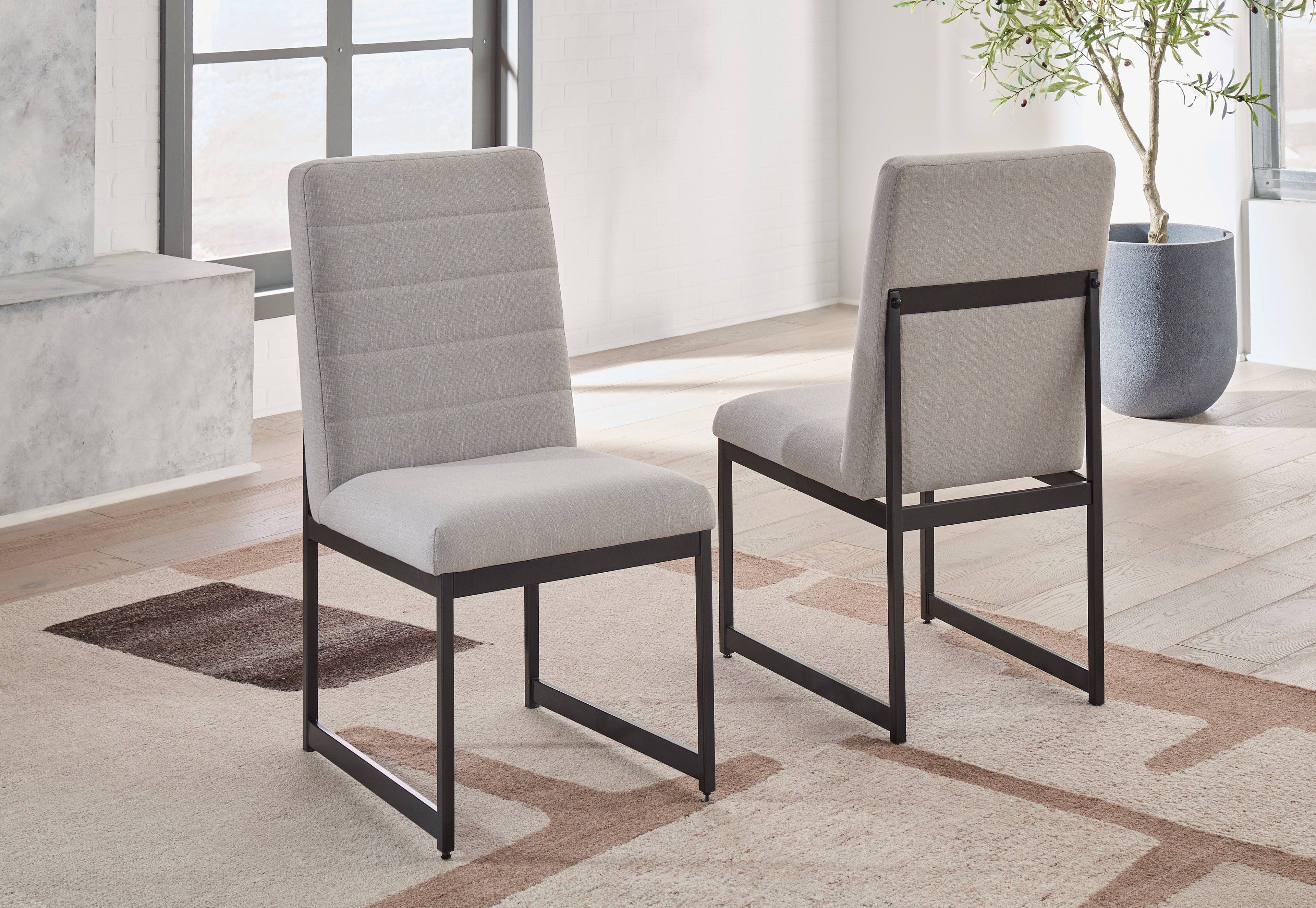 Tomtyn Light Brown Extension Dining Table and 6 Chairs