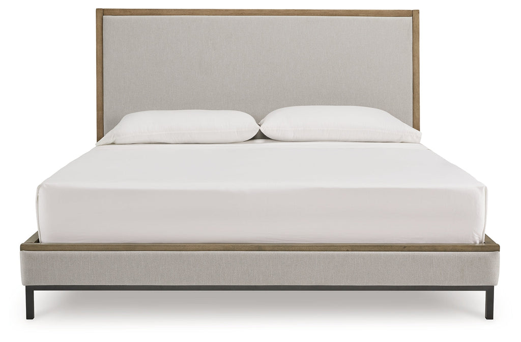 Tomtyn Light Brown Queen Upholstered Bed