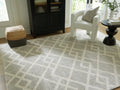 Unawick Gray/Ivory Large Rug
