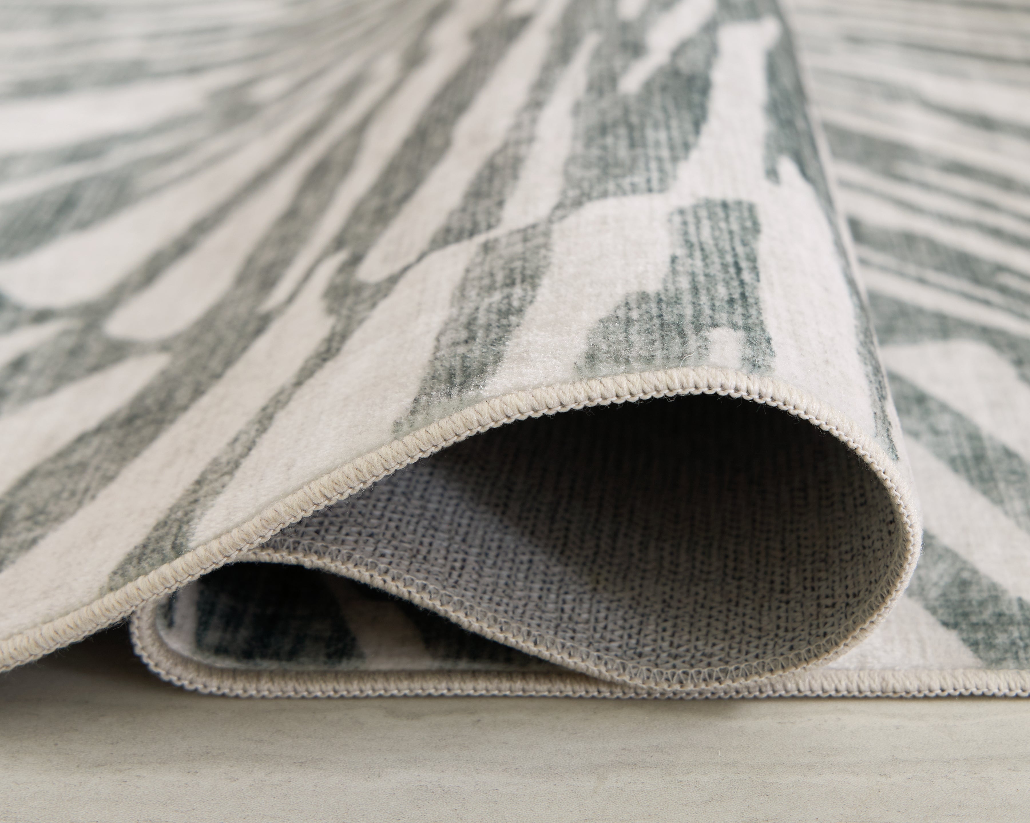 Verland Gray/White Washable Medium Rug