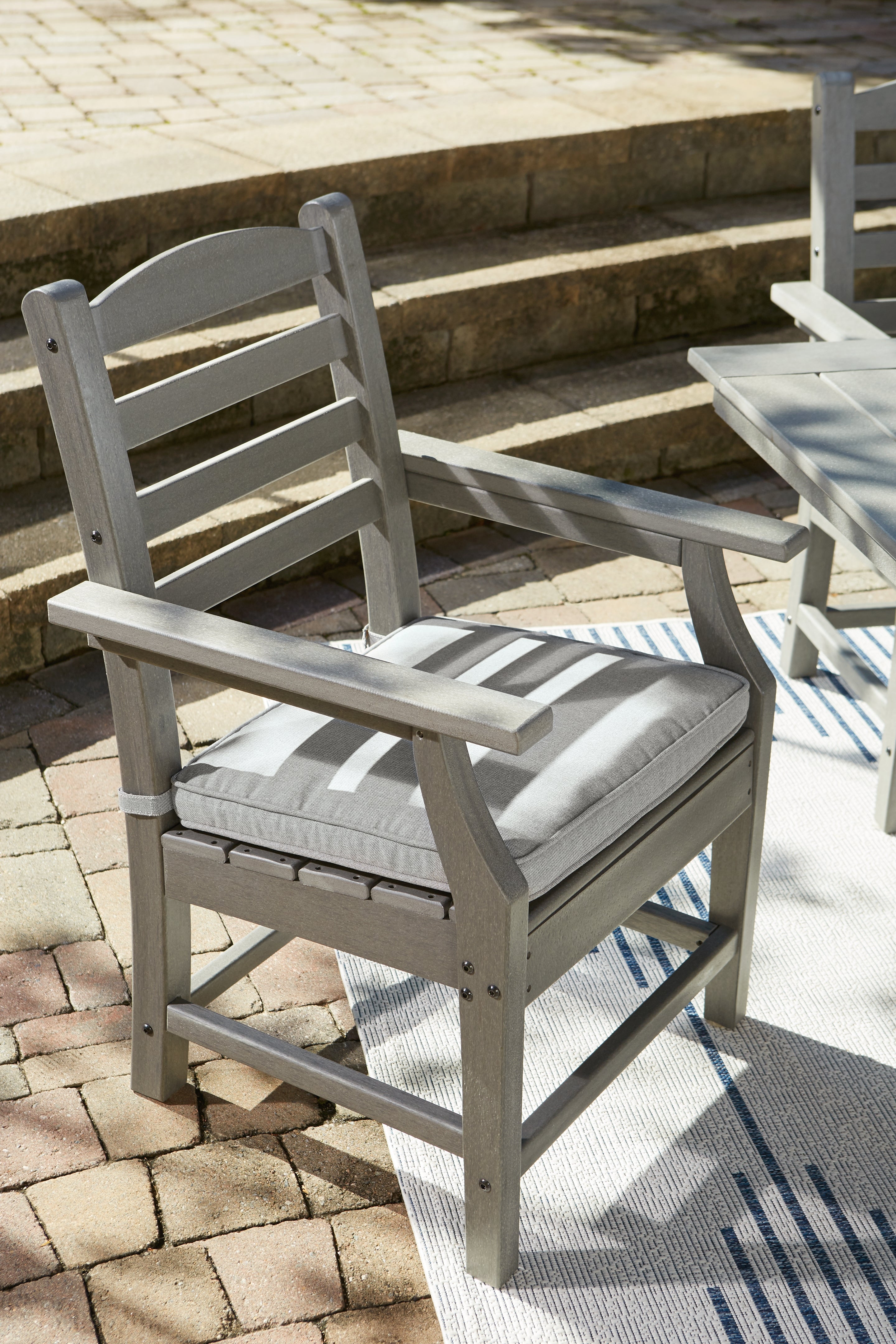 Visola Gray Outdoor Dining Table with 4 Chairs