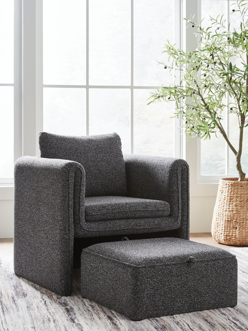 Vreni Charcoal/Black Accent Chair