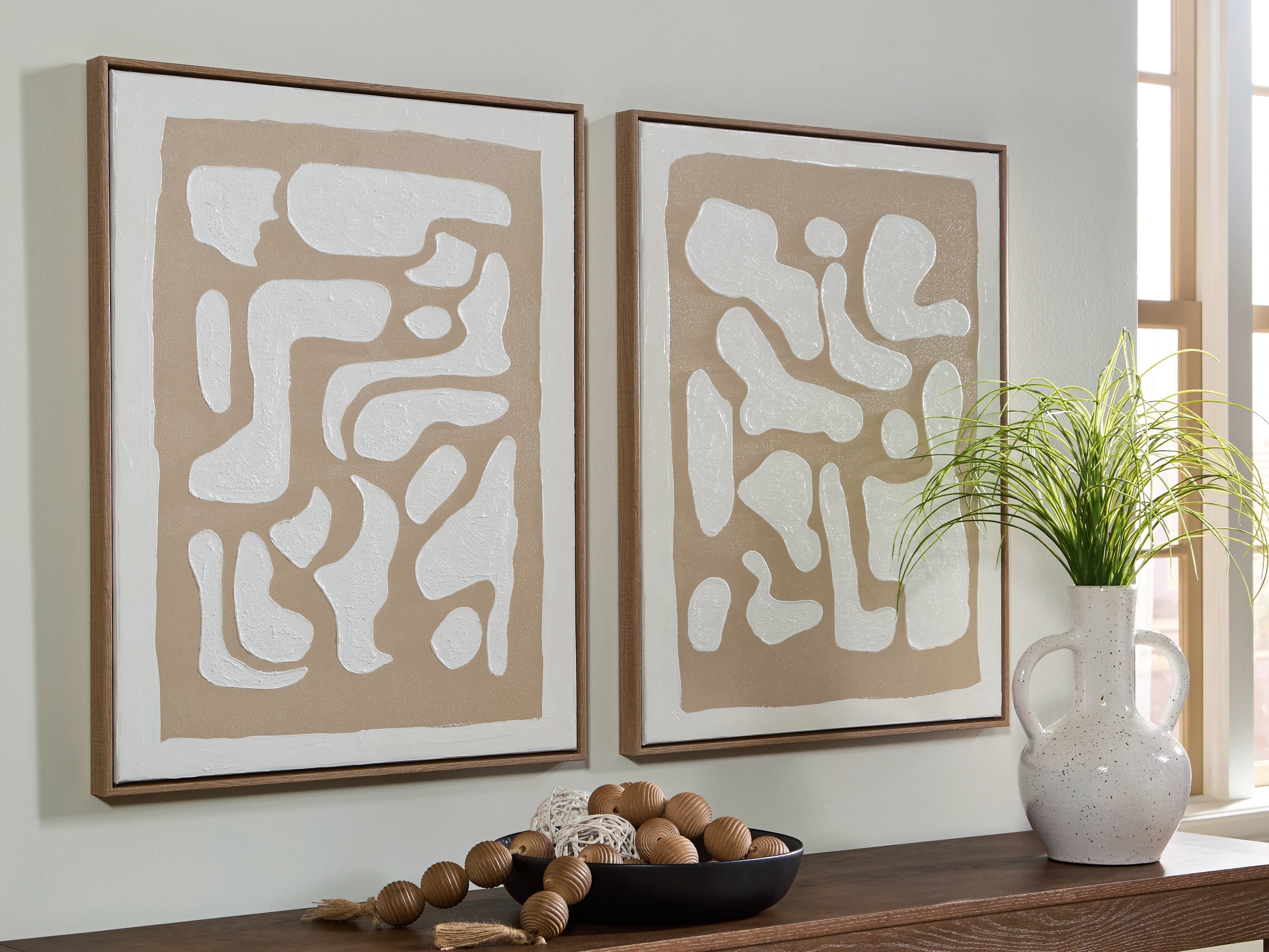 Waldett Beige/White Wall Art Set