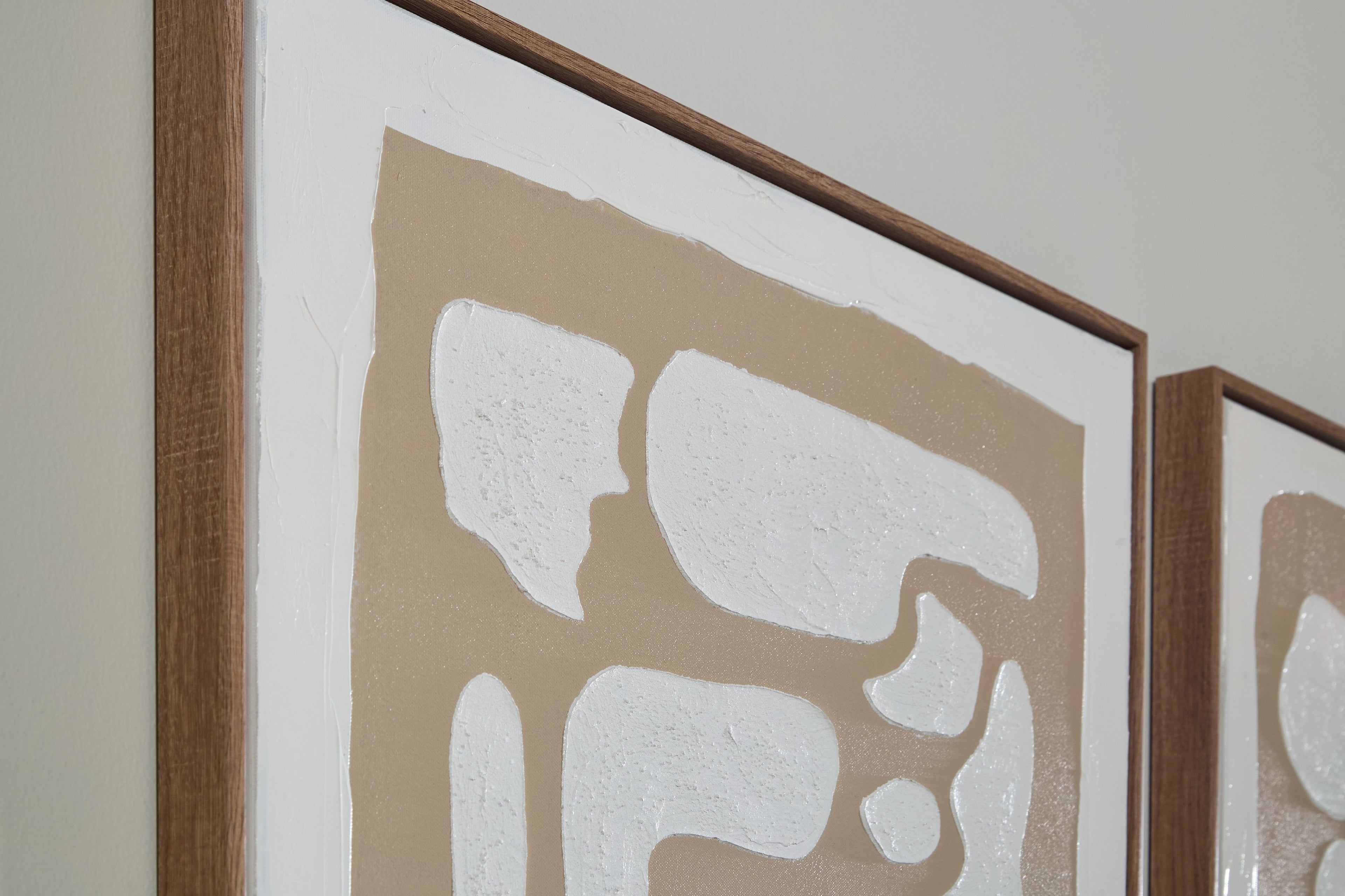 Waldett Beige/White Wall Art Set