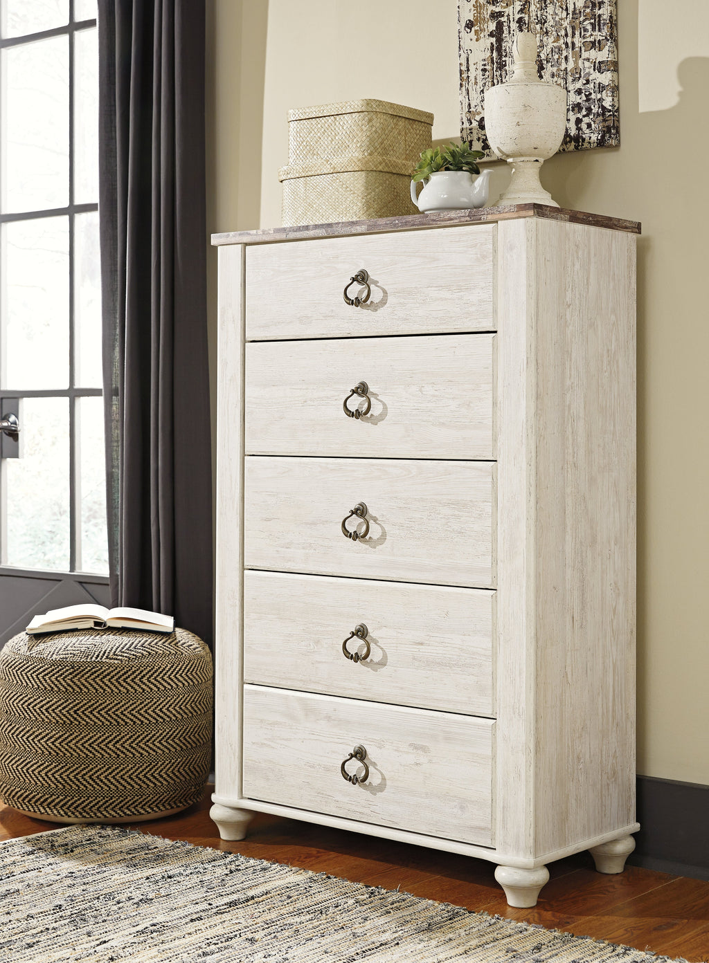 Willowton King Sleigh Bed & Dresser & Mirror & Chest & Nightstand