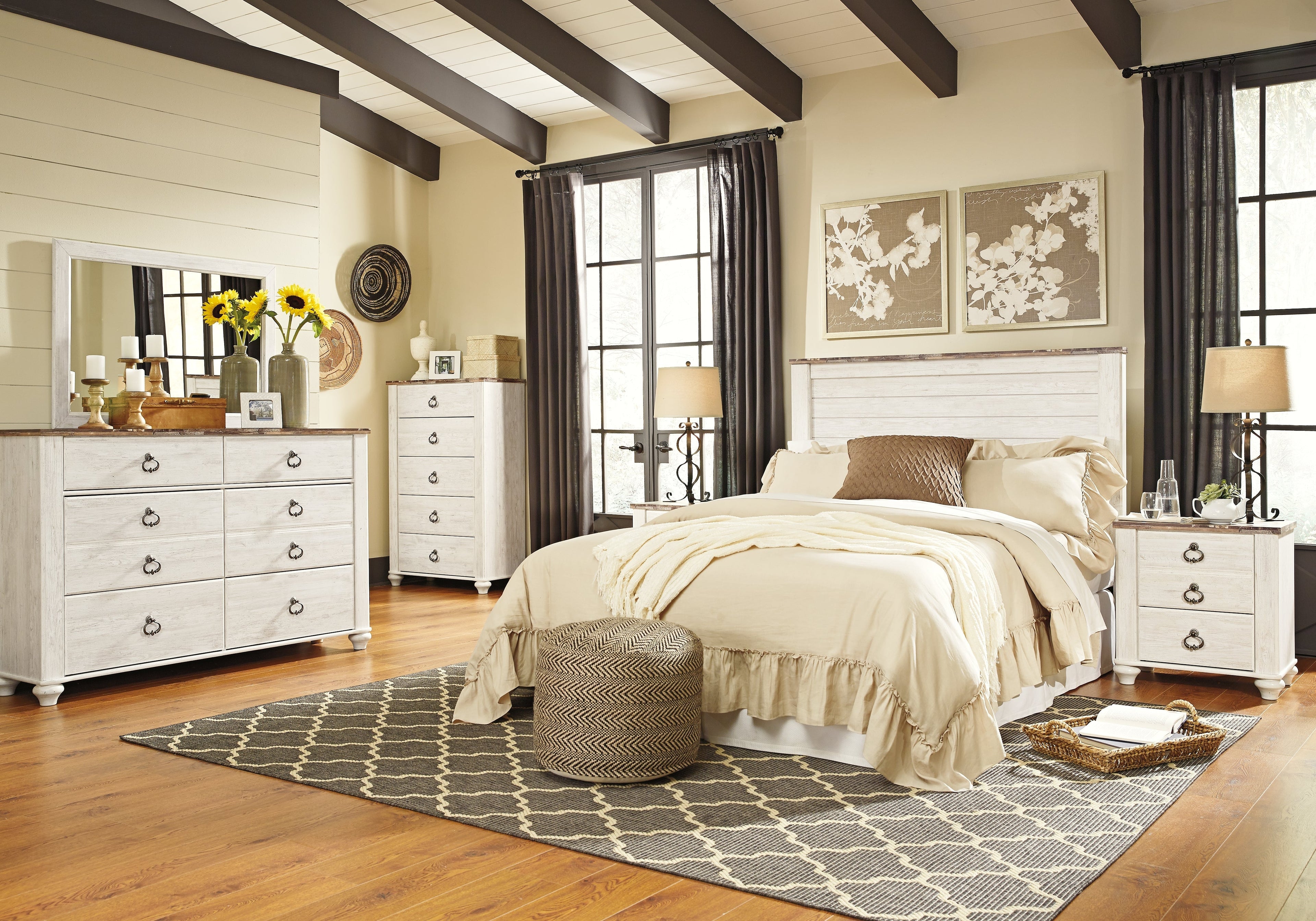 Willowton Whitewash Chest of Drawers