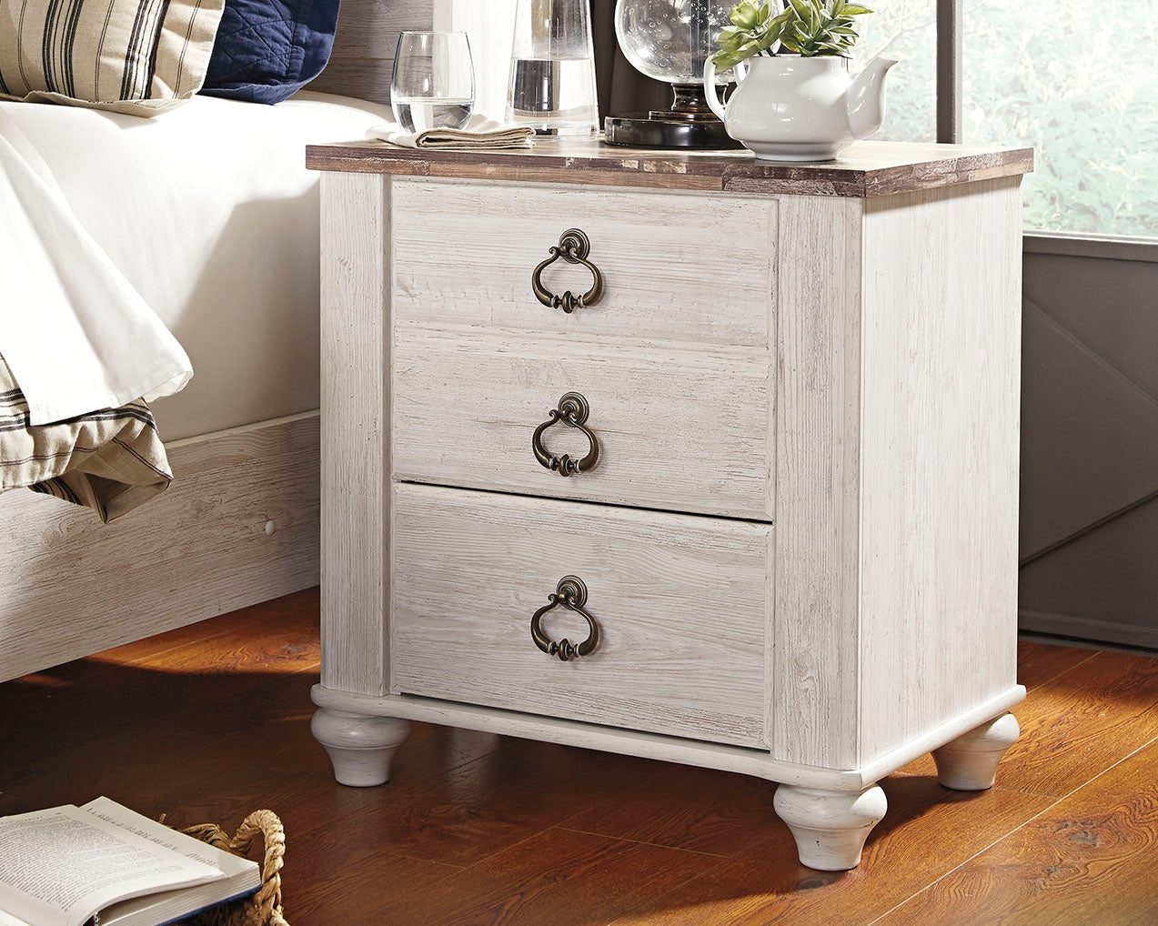 Willowton Whitewash Queen Panel Bedroom Set