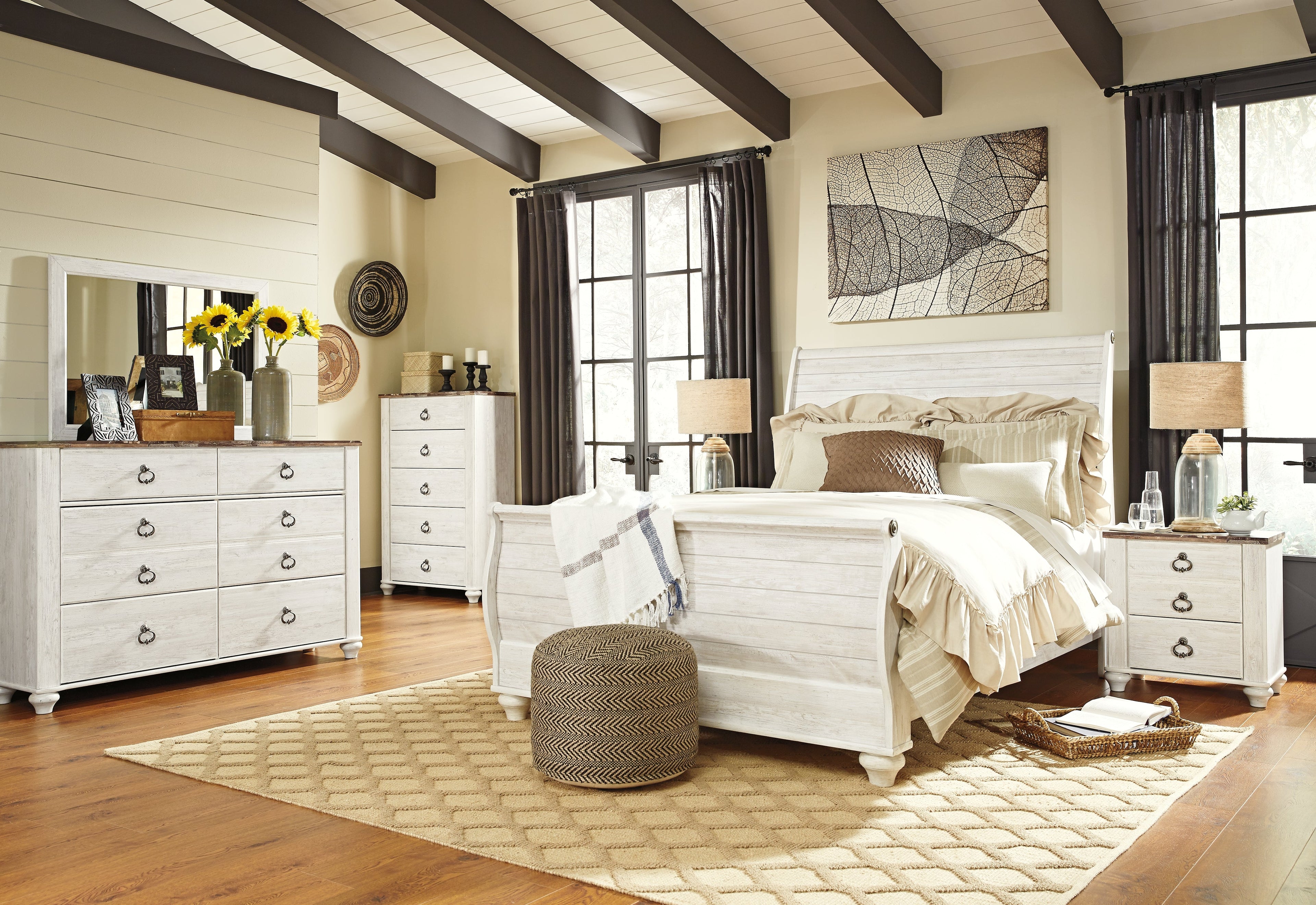 Willowton Whitewash Queen Sleigh Bed & Dresser & Mirror & Chest & Nightstand