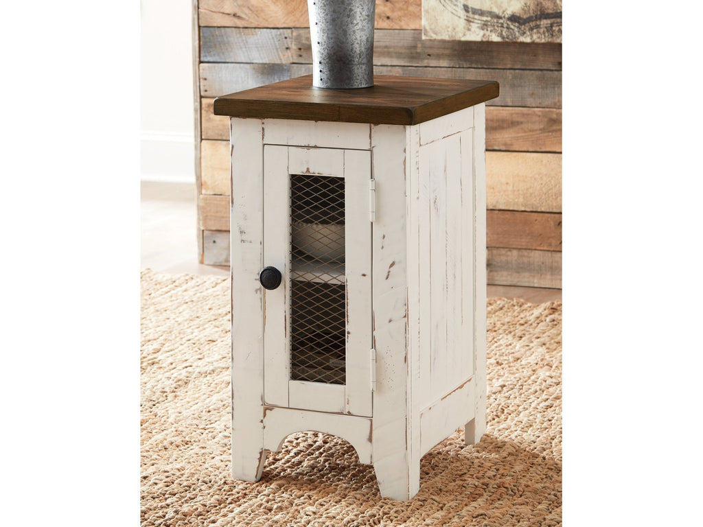 Wystfield White/Brown Chairside End Table