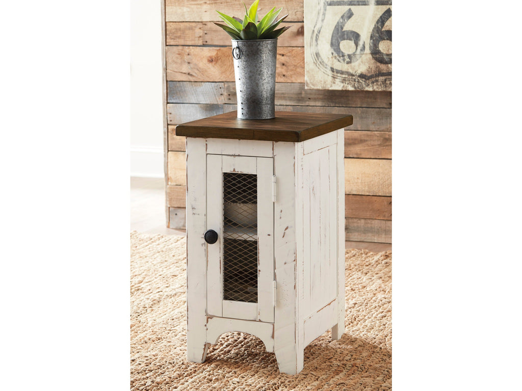 Wystfield White/Brown Chairside End Table