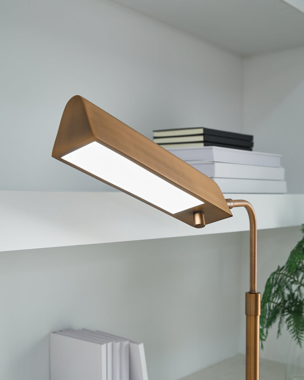 Yafe Bronze Desk Lamp