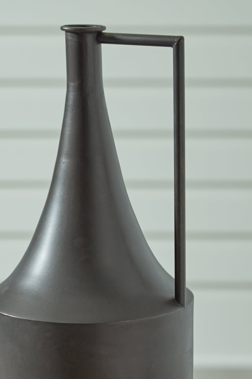 Zainforth Brown Vase 7"