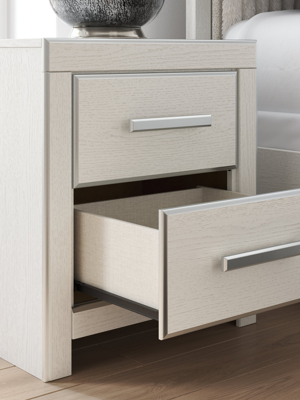 Zuraleus Queen Storage Bedroom Set, White